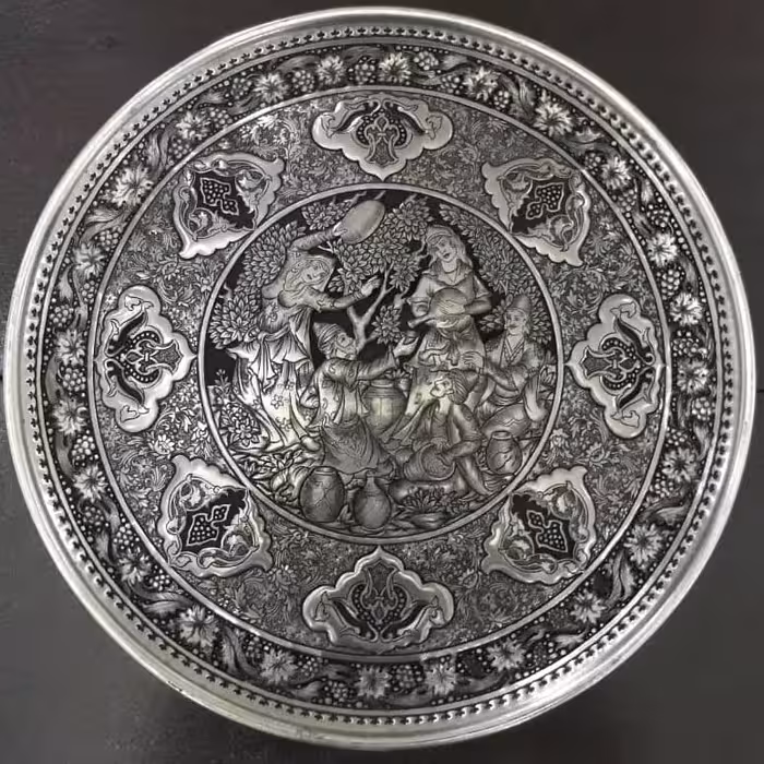 بشقاب 35 سانتی قلمزنی سبک سیاه قلم