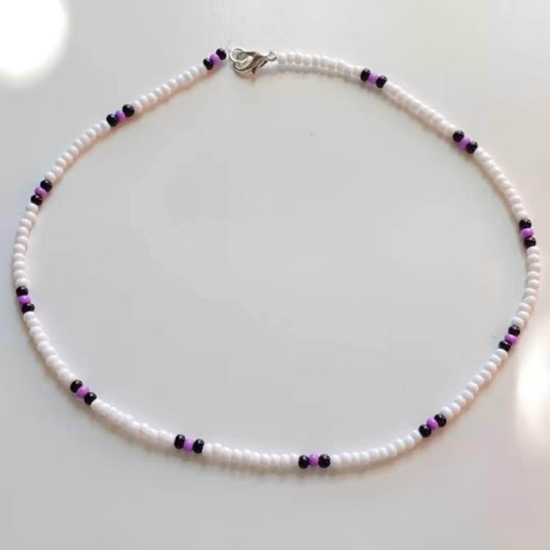 گردنبند سفید