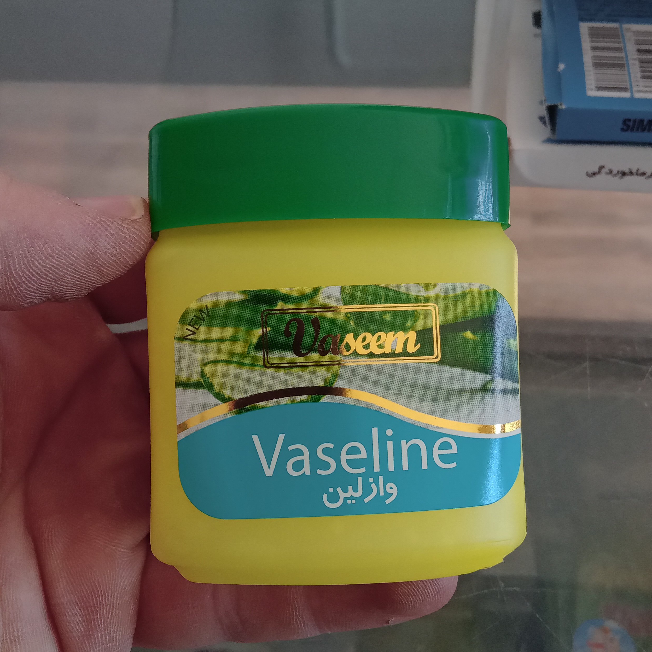 وازلین معطر آلوئه ورا حفظ نرمی و لطافت پوست
