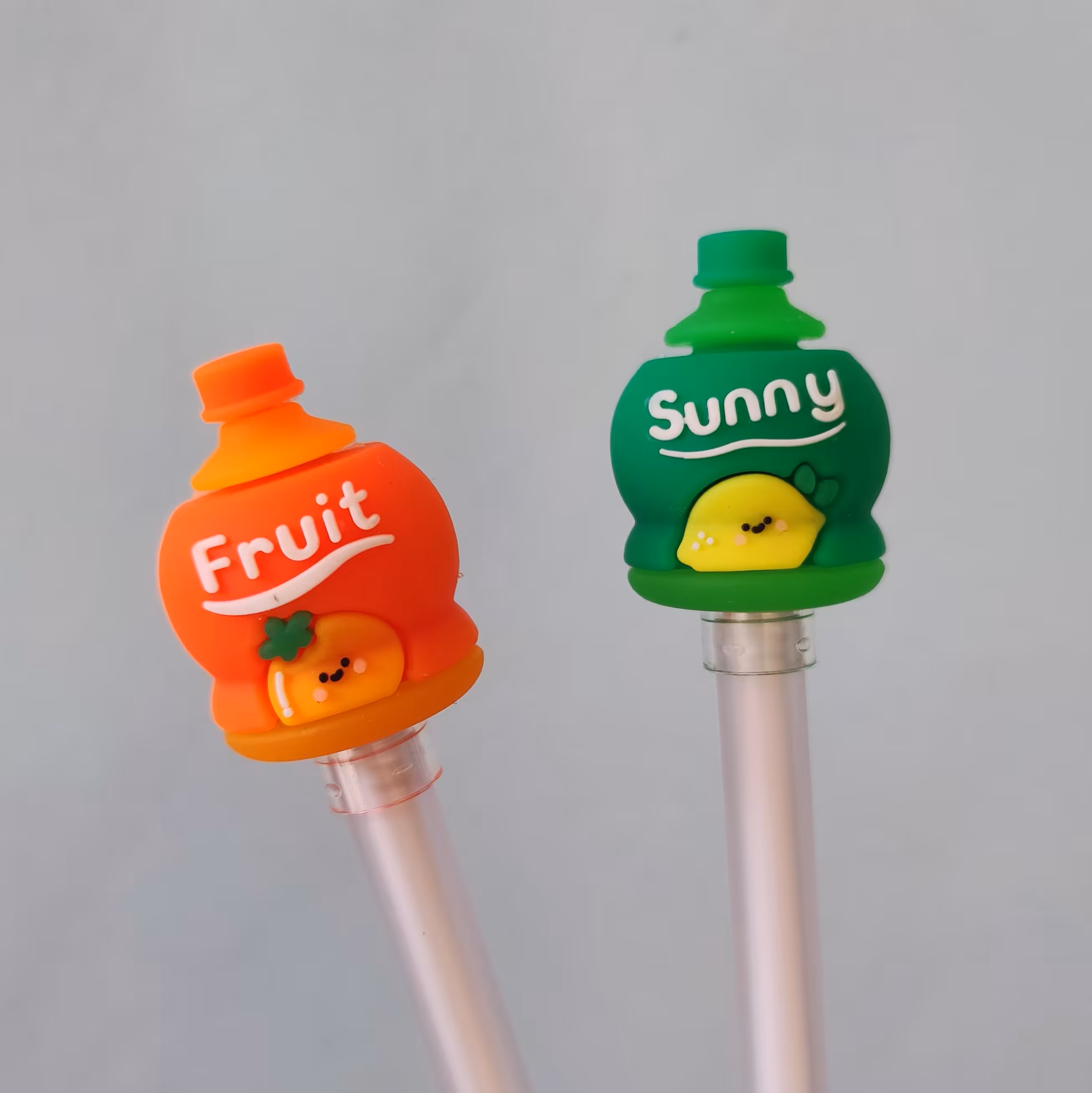 روان نویس نوشابه در دو رنگ سبز و نارنجی رنگ جوهر مشکی نوک پنج دهم