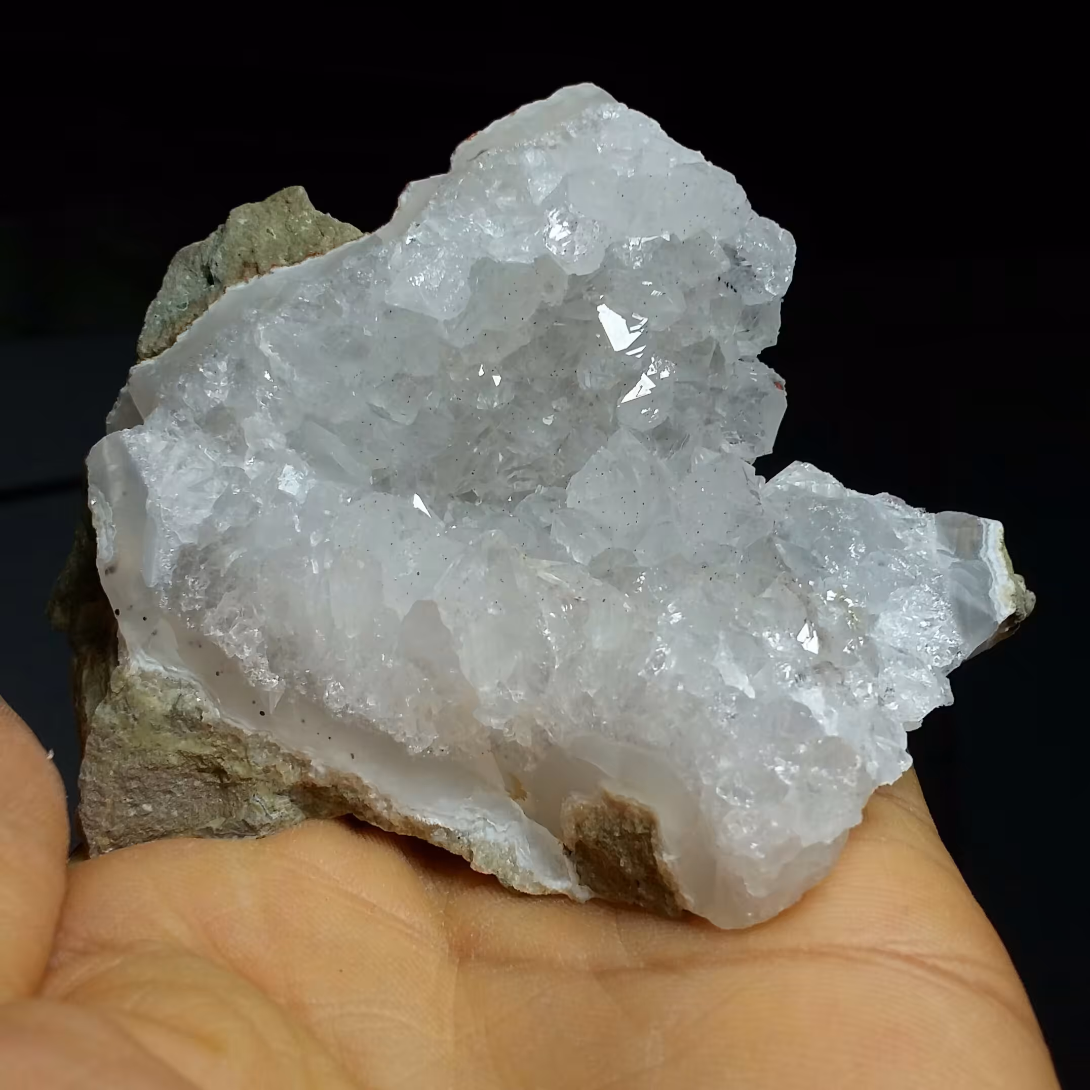 سنگ راف کوارتز پر بلور  با تلالوئی بی نظیرکلکسیونی کد 11483