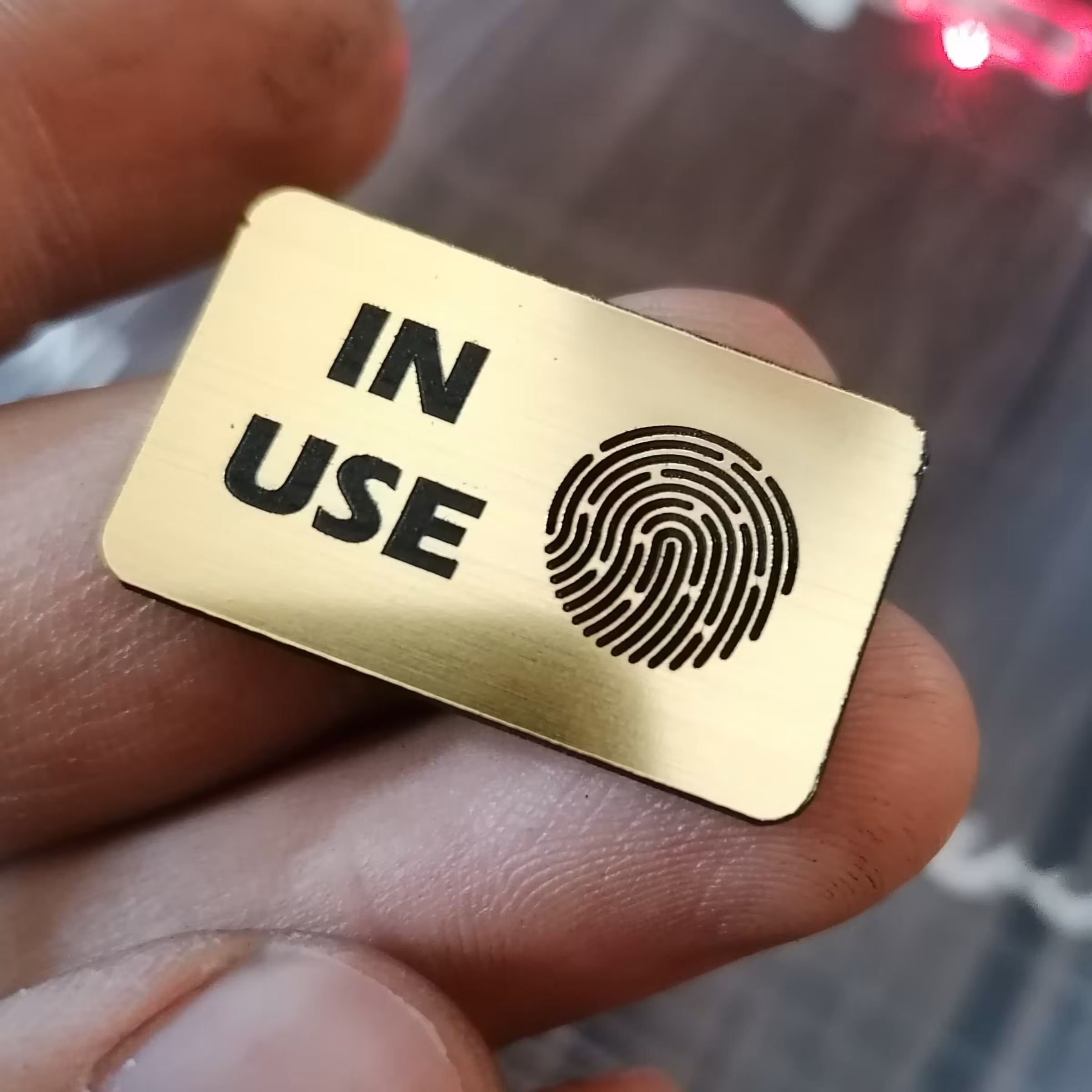 طراحی و تولید رویه دکمه های آسانسور در سایز دلخواه