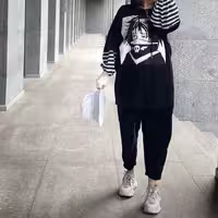 ست 1402 بمبمون هودی شلوار هودی فینگردار ست شیک و جدید 