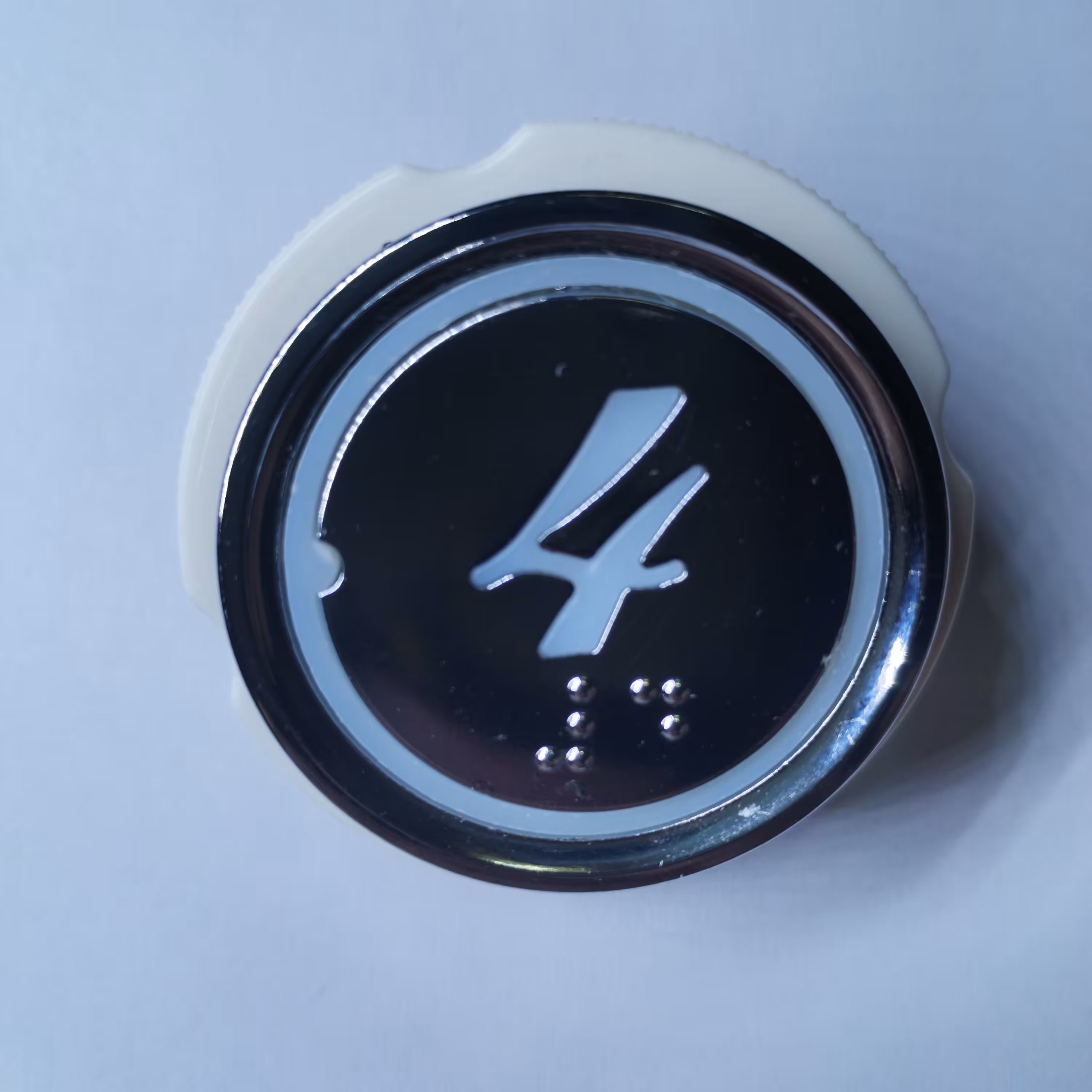 کلید شستی شماره 4 (   طبقه چهارم ) مخصوص صفحه کلید  کابین   نور  آبی   رنگ نقره ای