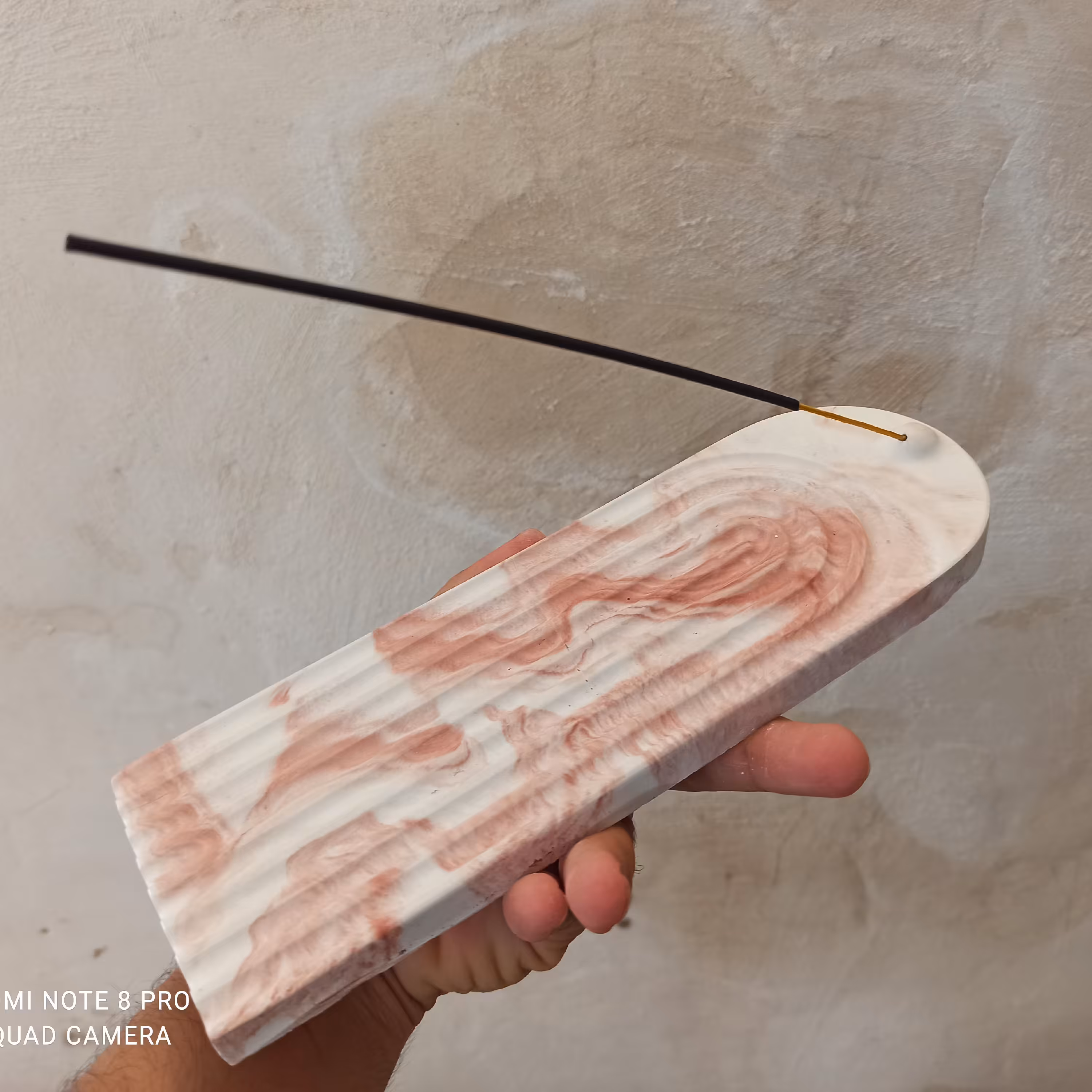 جاعودی بتنی طرح ابروبادی رنگ آجری 