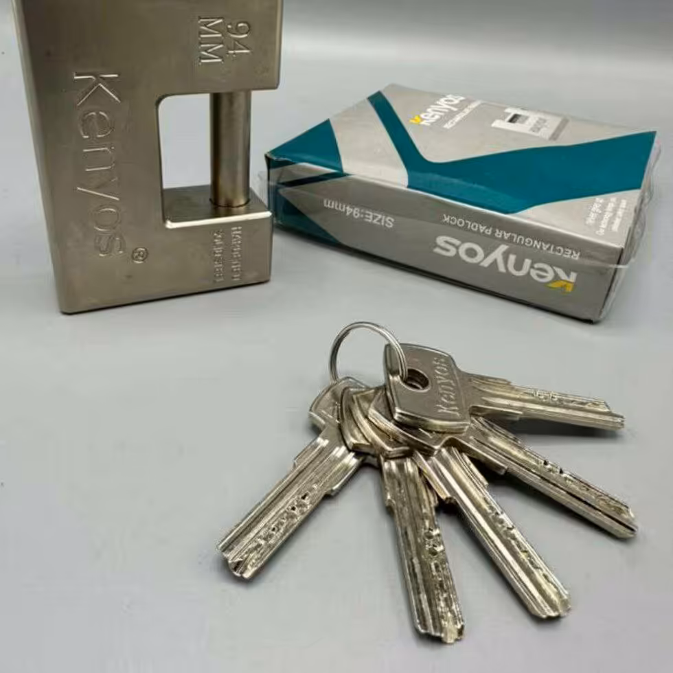 قفل کتابی 94 کنیوس به همراه 5کلید کامپیوتری ( خرید به صورت کارتنی تخفیف دارد. هرکارتن شامل 24 عدد)