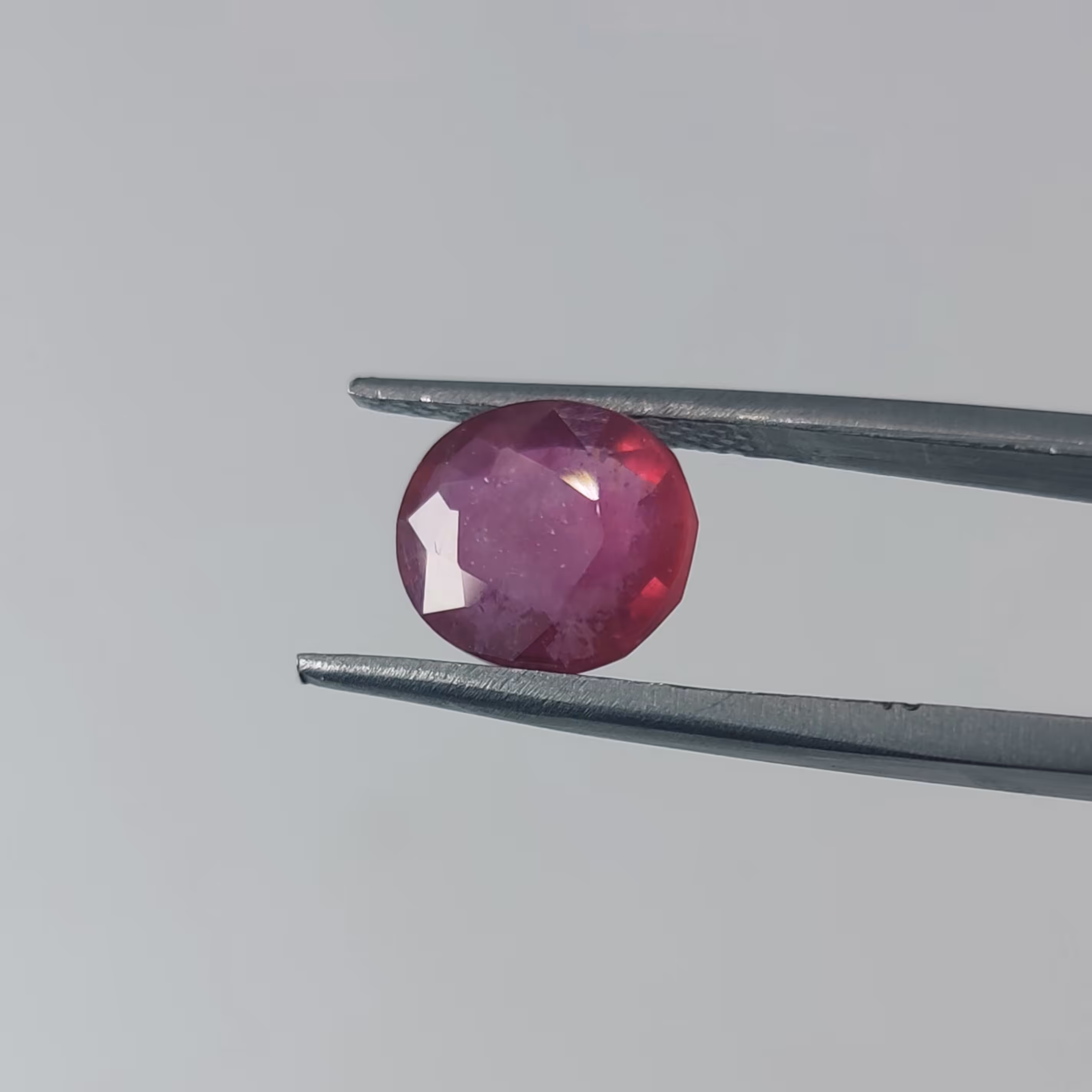 نگین یاقوت سرخ معدنی (بهسازی شده)