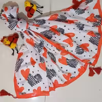 شال ولنتاینی ،قرمز مشکی سفید با قلب درشت