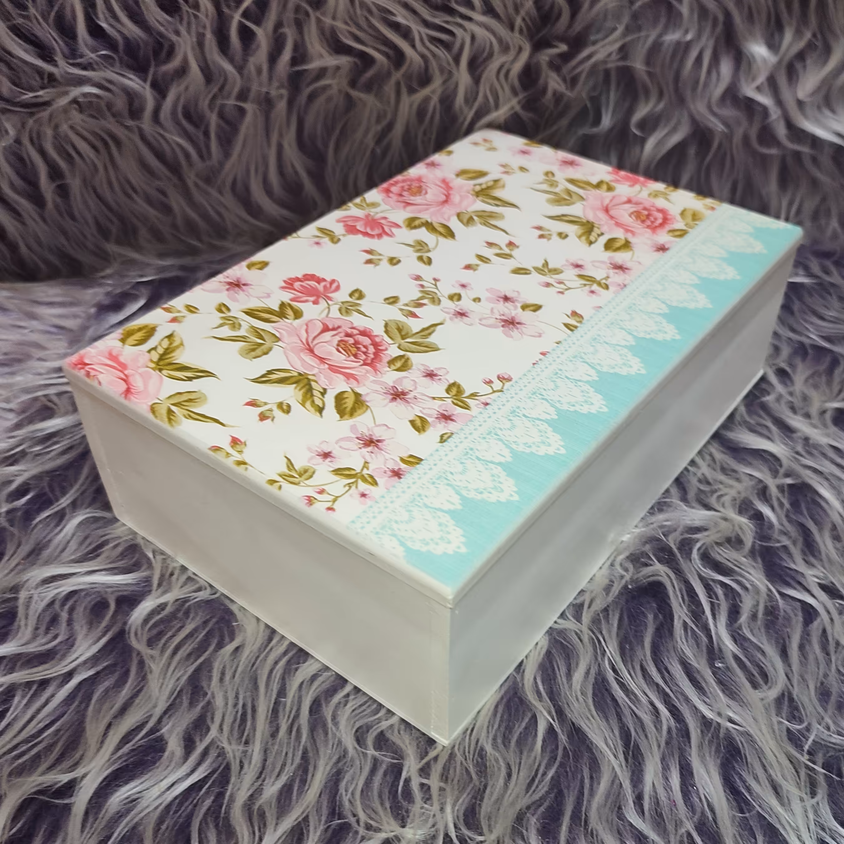 تی باکس چوبی سفید 6 خانه طرح گل محمدی