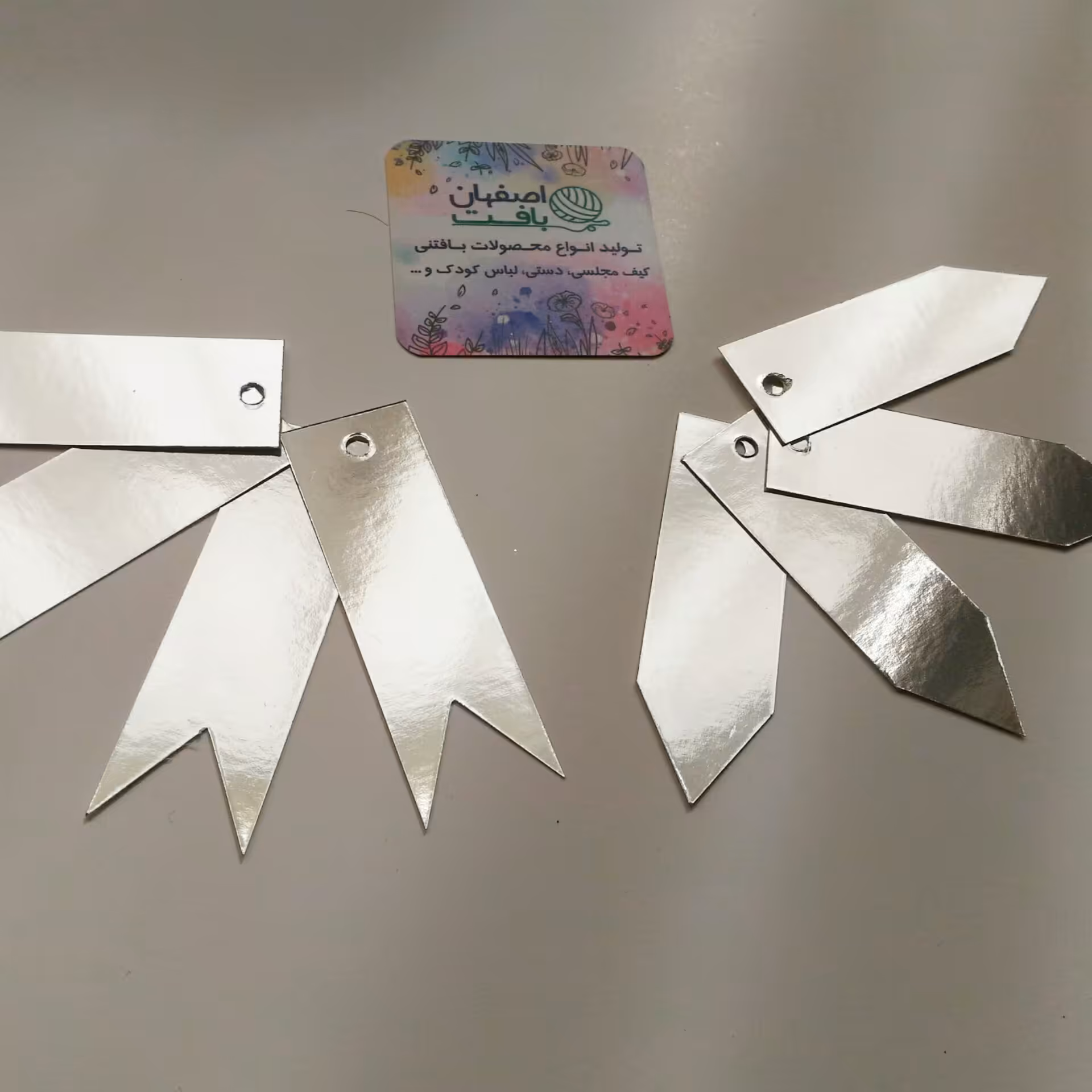 اتیکت مقوایی ضخیم 25تایی مدل آینه ای یک رو سفید تگ مقوایی 2ونیم در 8 سانت در 4رنگ