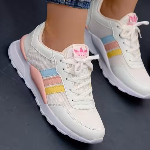 کتونی زنانه طرح آدیداس بسیار سبک و نرم،و کیفیت عالی