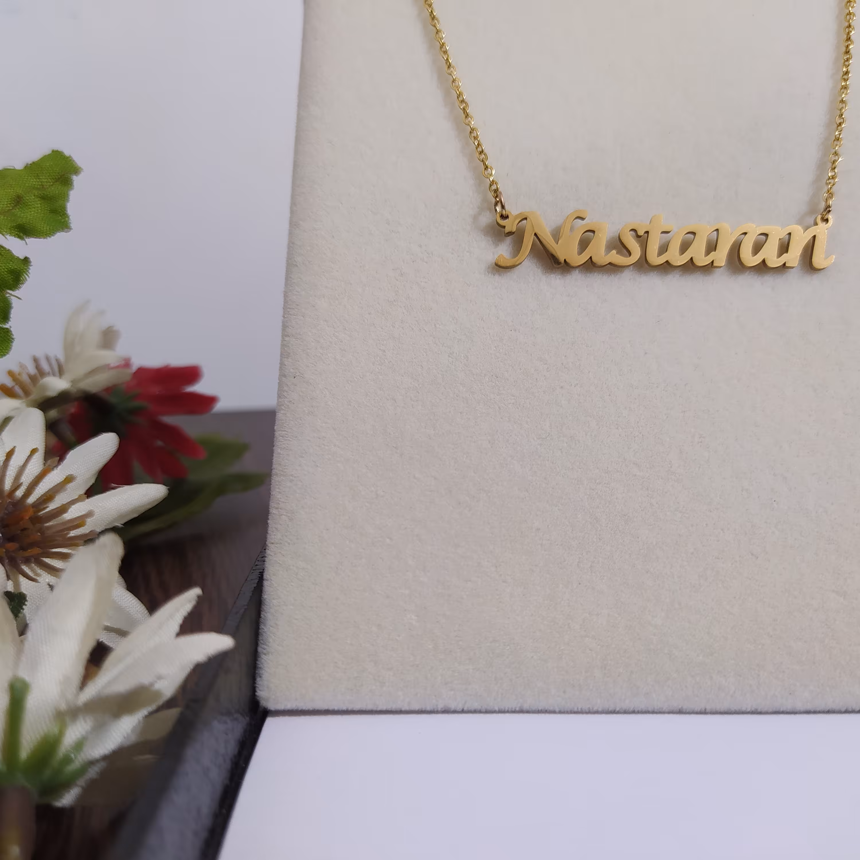 پلاک اسم نسترن.