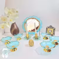 سفره هفتسین رزینی دست ساز  فیروزه ای 9 تکه همراه با آینه و شمعدان طرح گنبد فیروزه ای