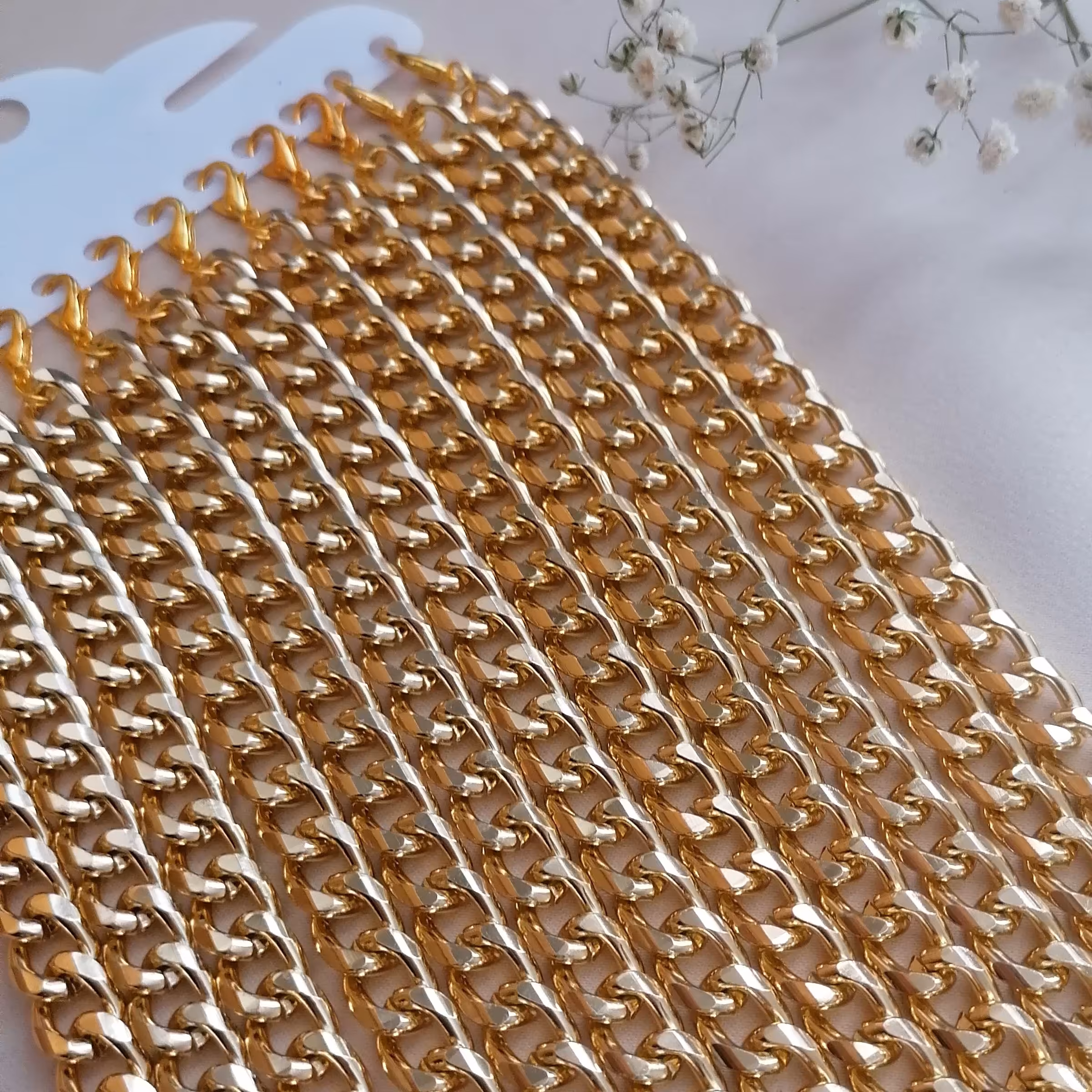 دستبند  کارتیر