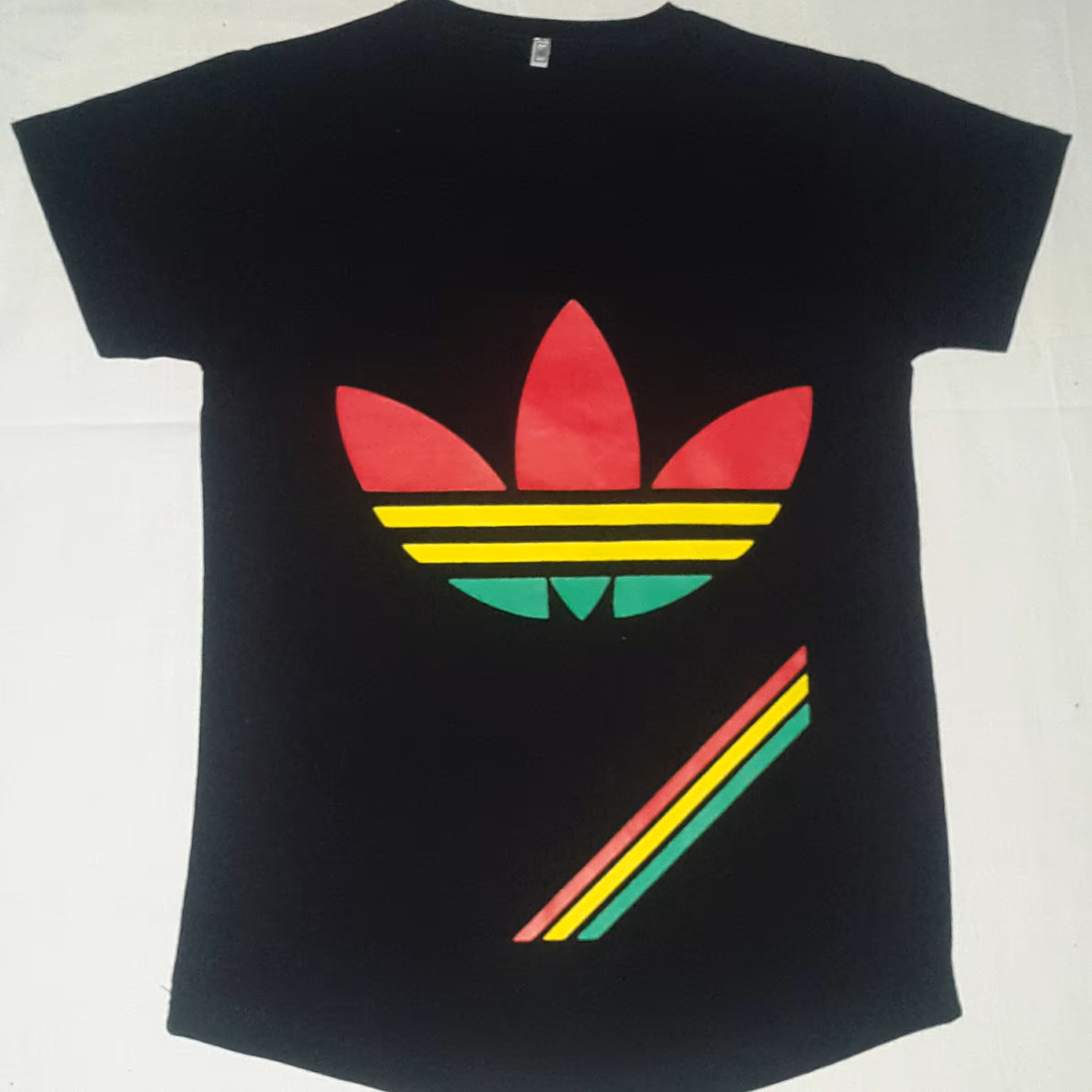 تی شرت پسرانه در6سایز طرح آدیداس پارچه پنبه اوپن وبه صورت جینی وارسال رایگان ارسال میشود