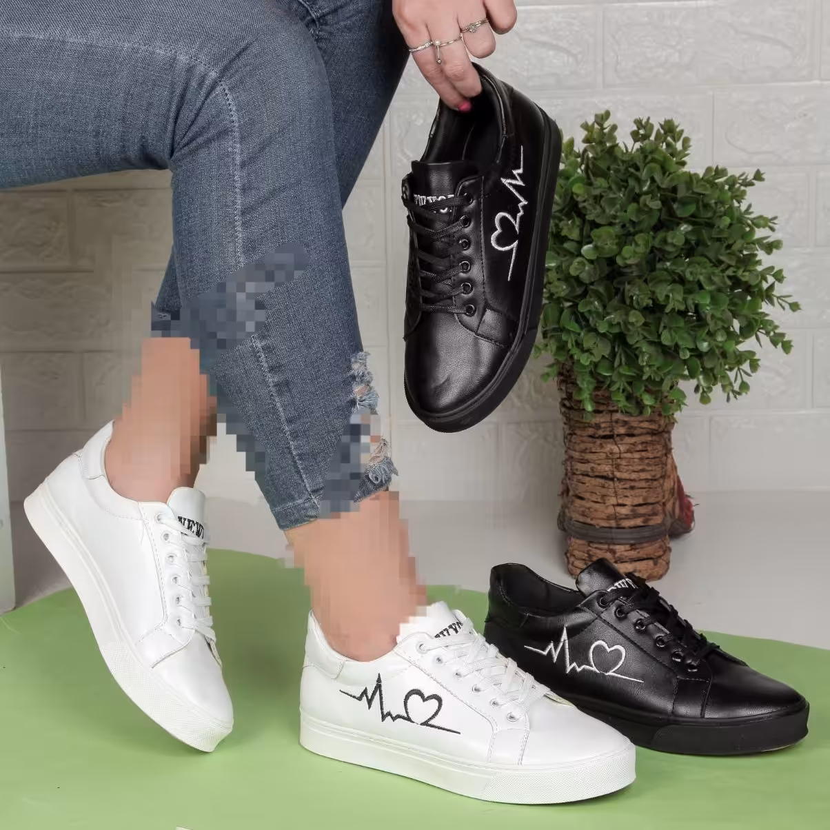 کفش ونس زنانه مدل ضربان . جنس رویه چرم بیاله .زیره پیو ، طبی . کیفیت عالی خ