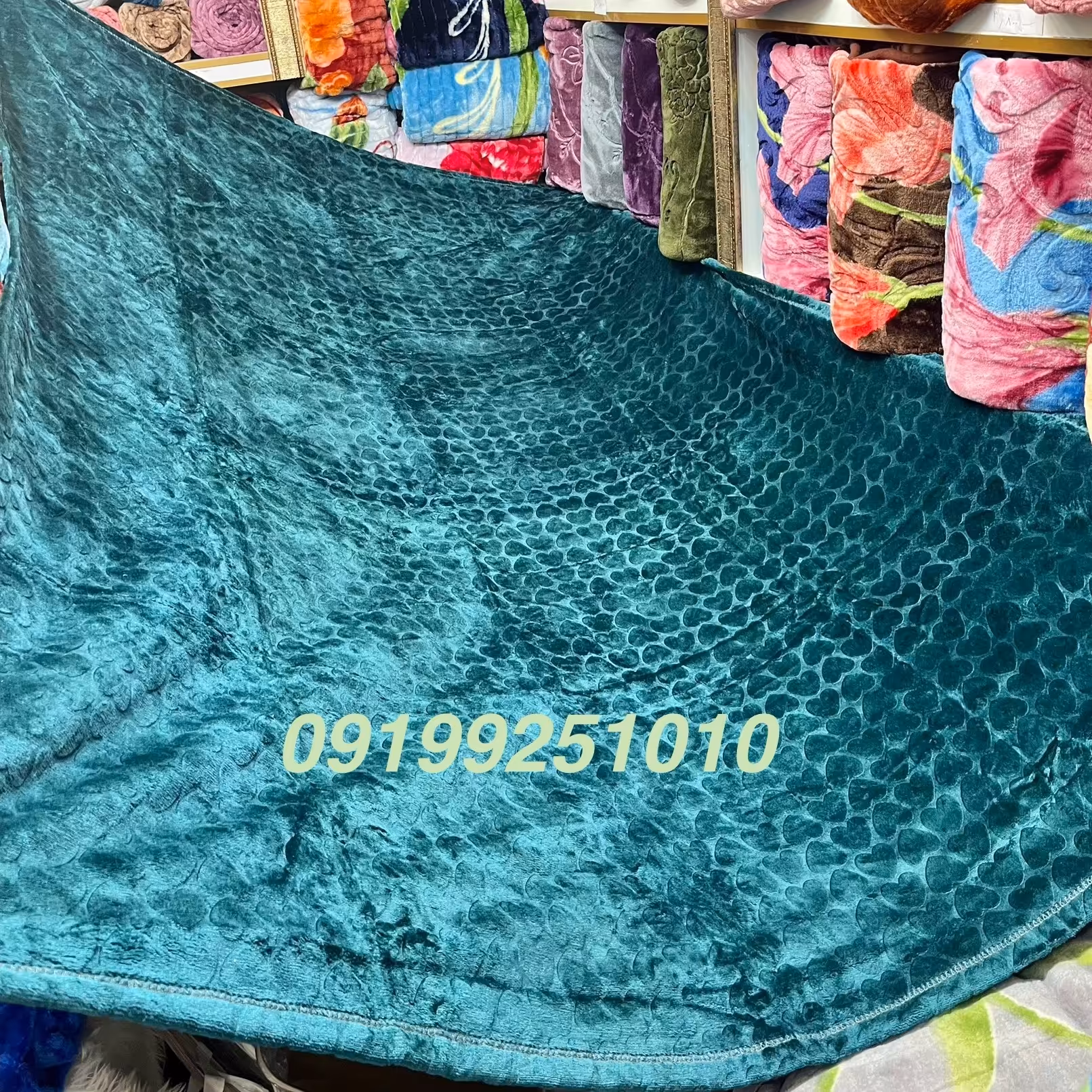 پتو نرمینه یک نفره مدل سروین مسافرتی ساده گلبرجسته ساکدار  رنگ سبز کله غازی کد 21