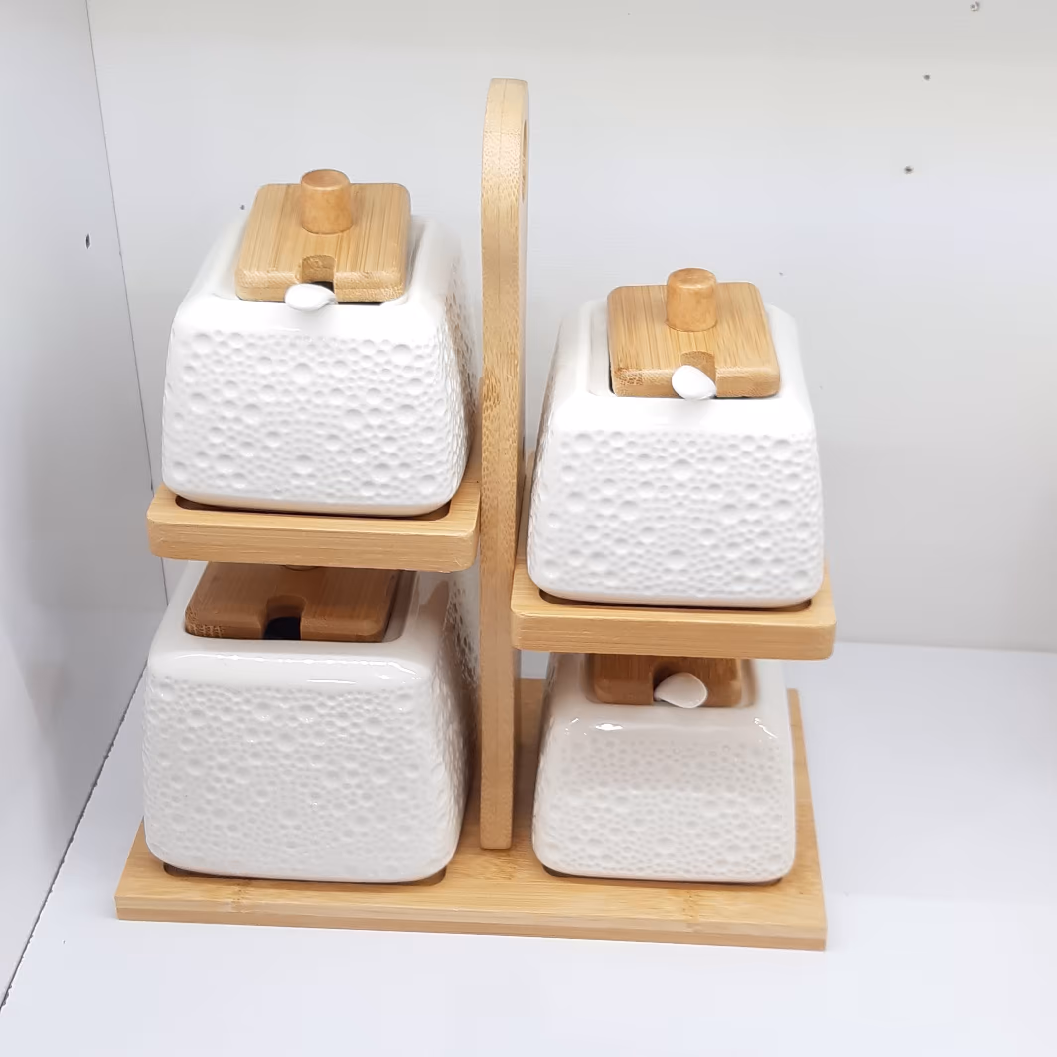 جا ادویه سرامیکی 4 تکه چوب بامبو طرح پنیری برند وگاتی مدل WS-83