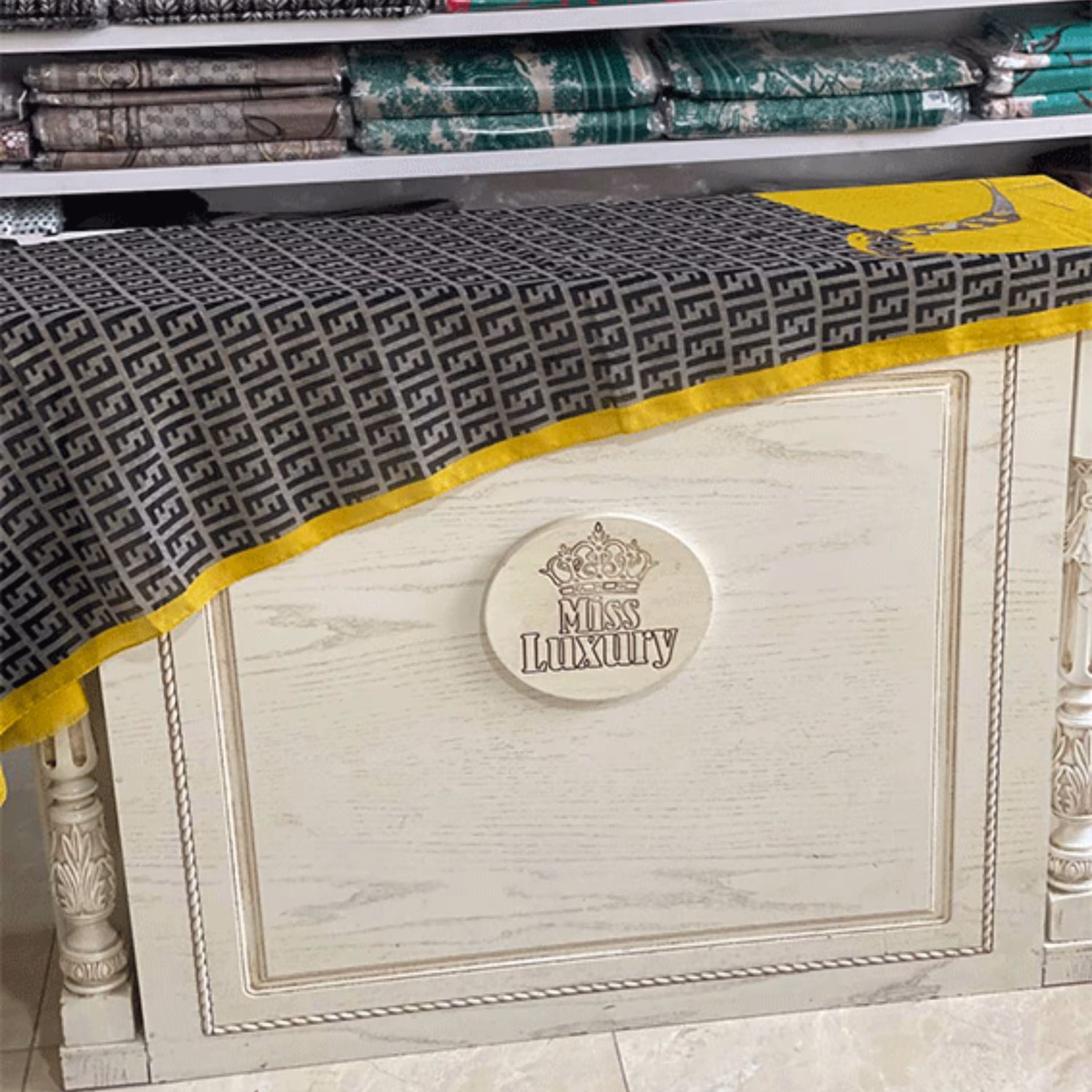 شال نخی اعلا  برند فندی S04