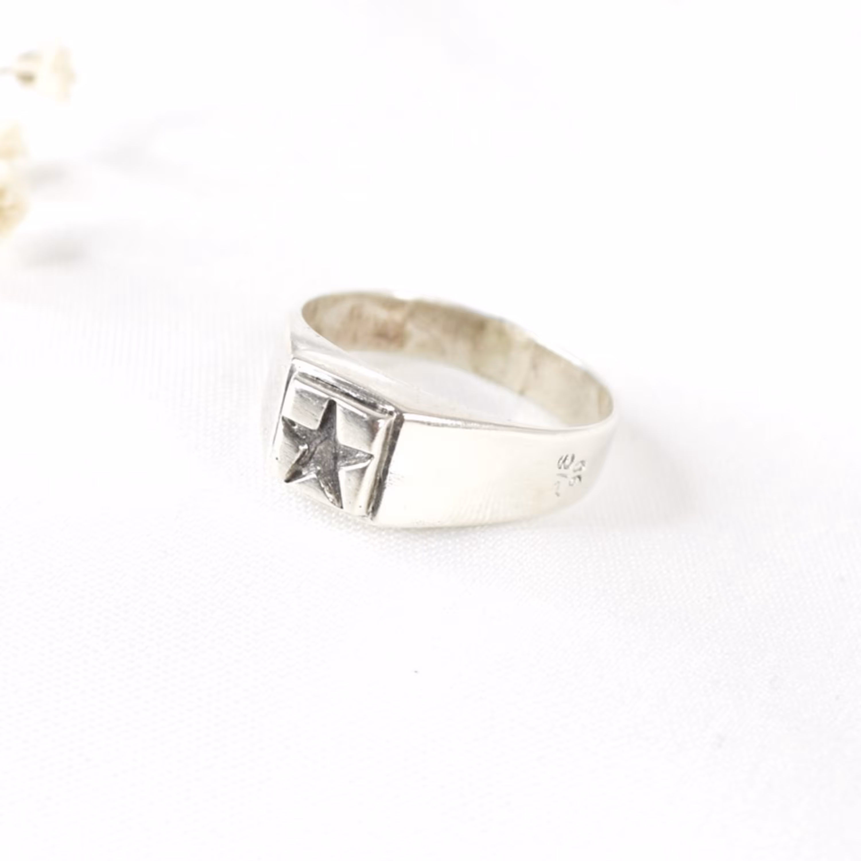 انگشتر نقره مردانه با نماد ستاره ضدحساسیت کد3443