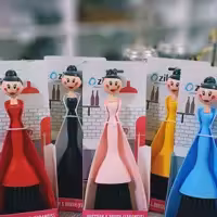 جارو وخاک انداز عروسکی رومیزی فرنگیس