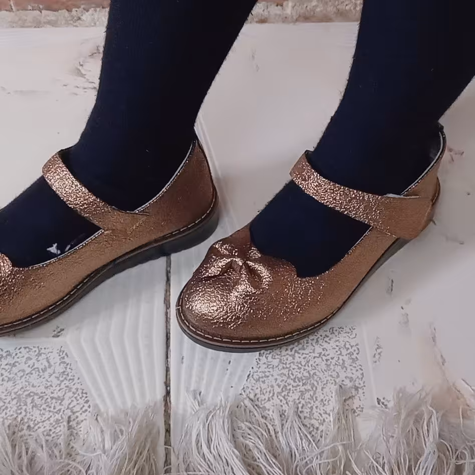 کفش لمه طلایی