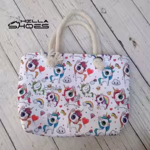 کیف بچگانه عروسکی با بند طنابی در طرح های مختلف