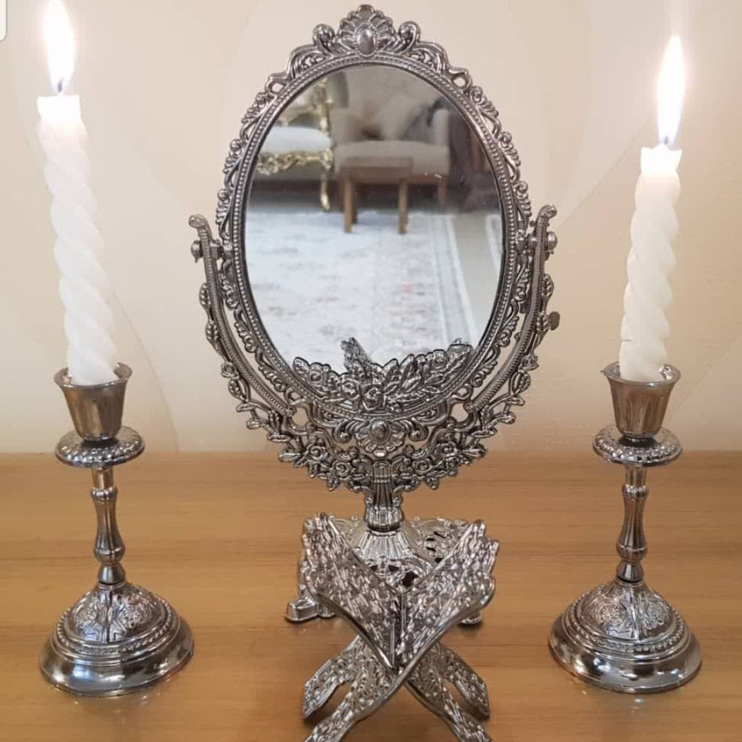 اینه و شمعدان یاقوت چرخشی رنگ دودی جنس پلاستیک وزن 330 گرم مناسب برای سفره هفت سین عید نوروز ، سالن آرایشی و