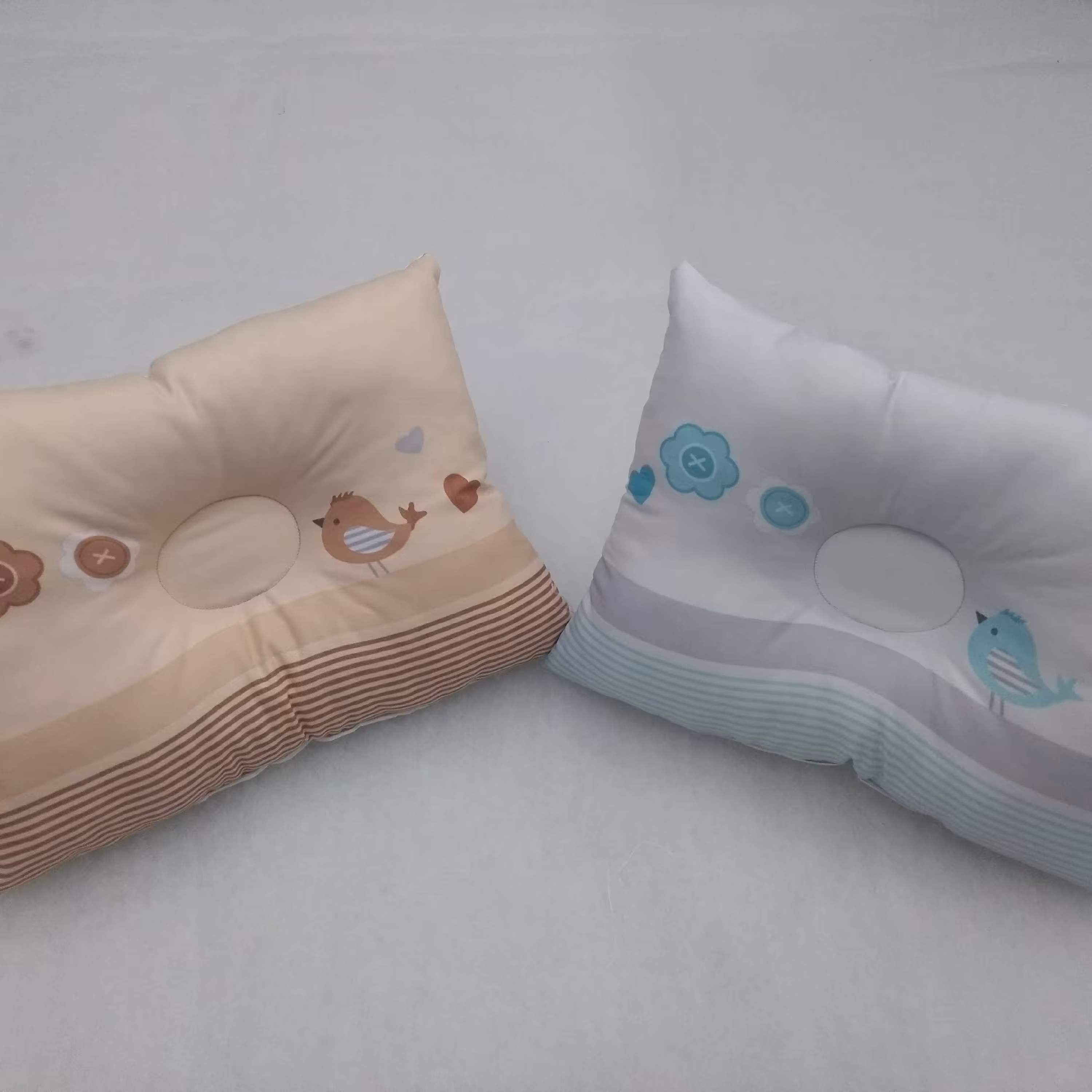 دو عدد بالش شیردهی نوزاد طرح گل و پرنده