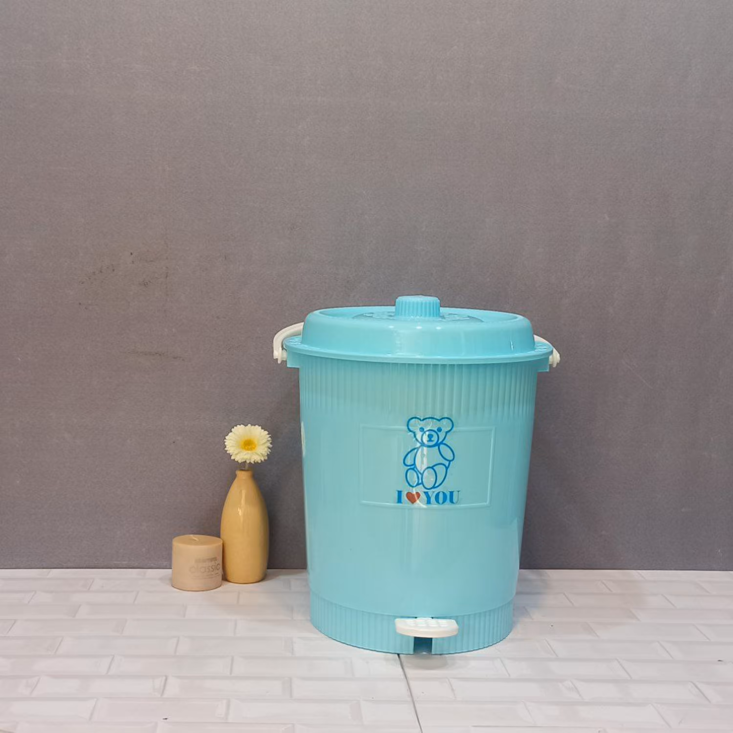 سطل زباله پدالی و دسته دار آلاش گرد و بزرگ مدل نسترن تهیه شده از مواد نو باکیفیت