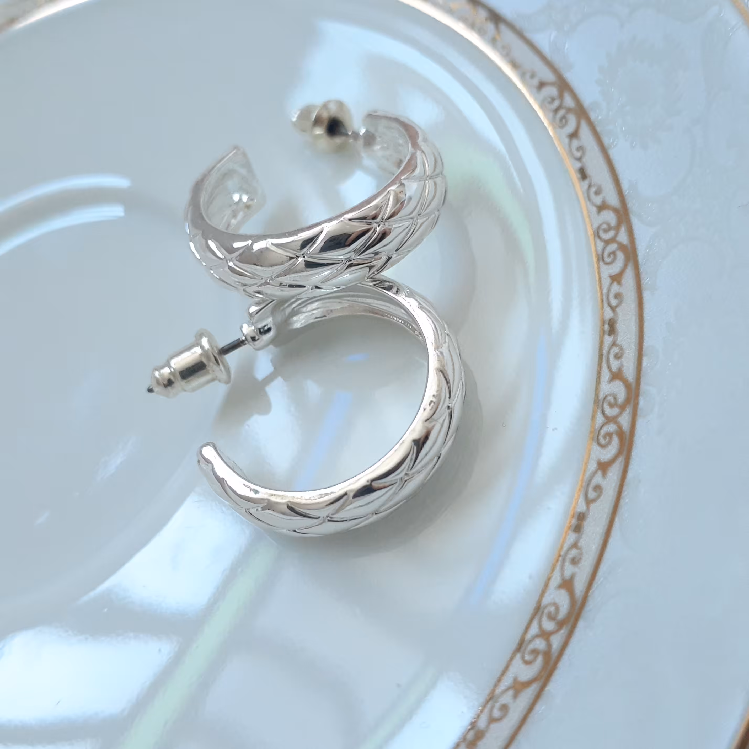گوشواره استیل نیم حلقه رنگ نقره ای ضد حساسیت