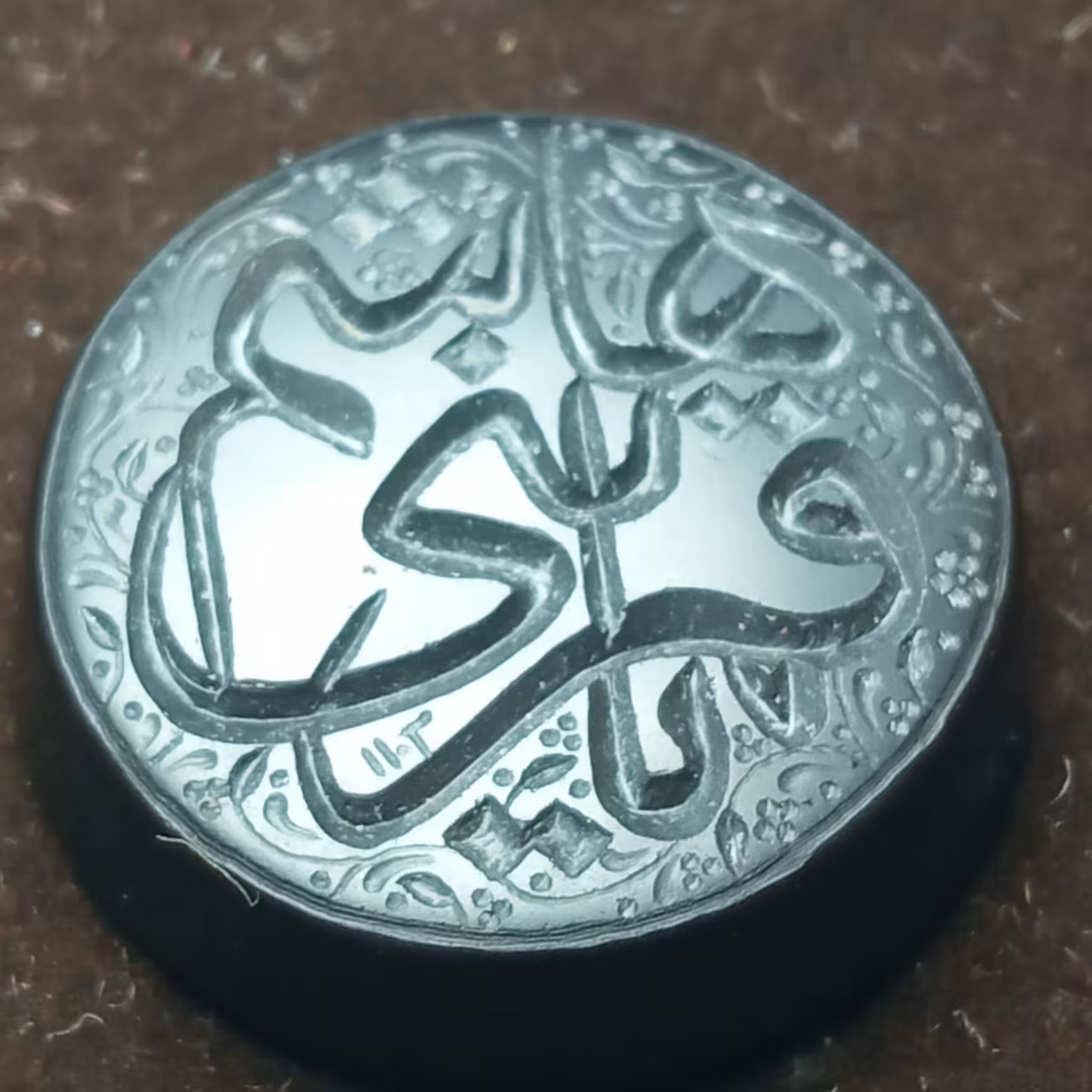 نگین  حکاکی شده به ذکر یاقمر بنی هاشم