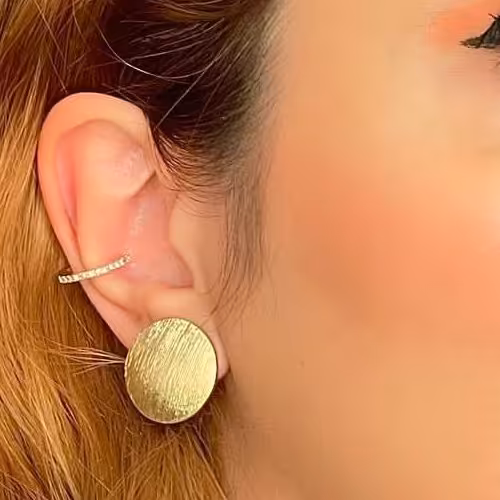 گوشواره دایره گوشواره مینیمال سه دایره بسیار سبک طلایی رنگ گوشواره مجلسی گوشواره ترند گوشواره گرد گوشواره میخی رنگ ثابت