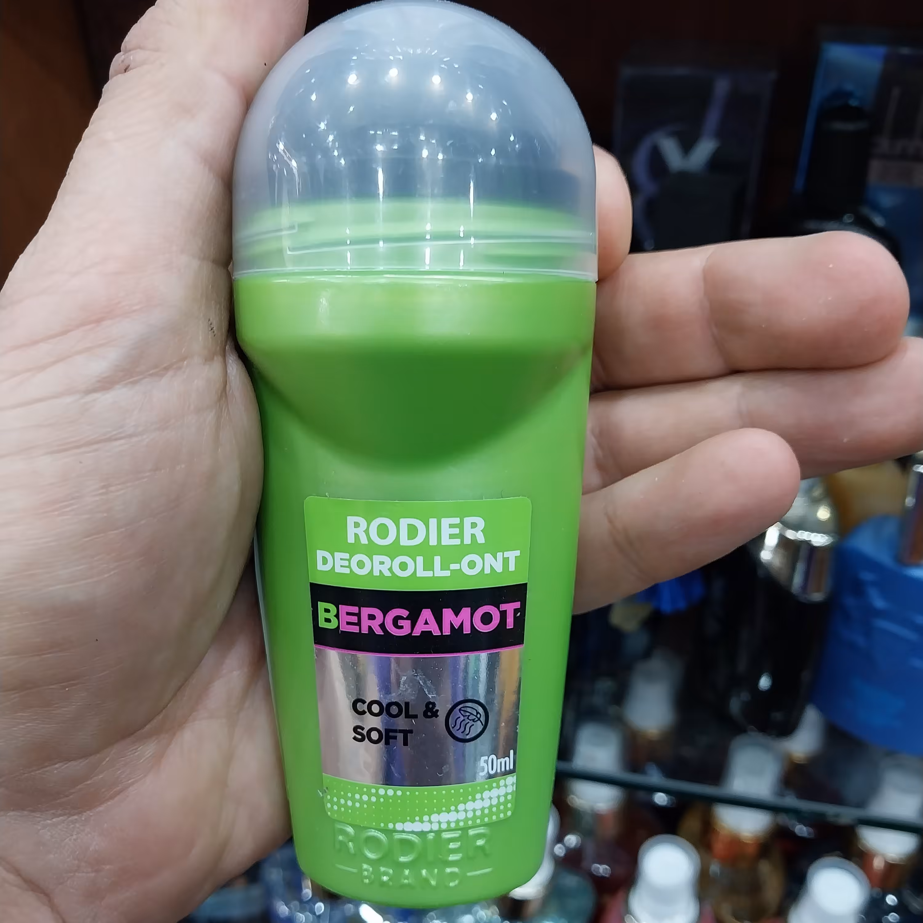 مام رول 50گرمی رودی یر با رایحه  BERGAMOTبا ماندگاری بالا و بدون اثر گذاری رو لباس با بوی بهترین ادکلن های دنیا