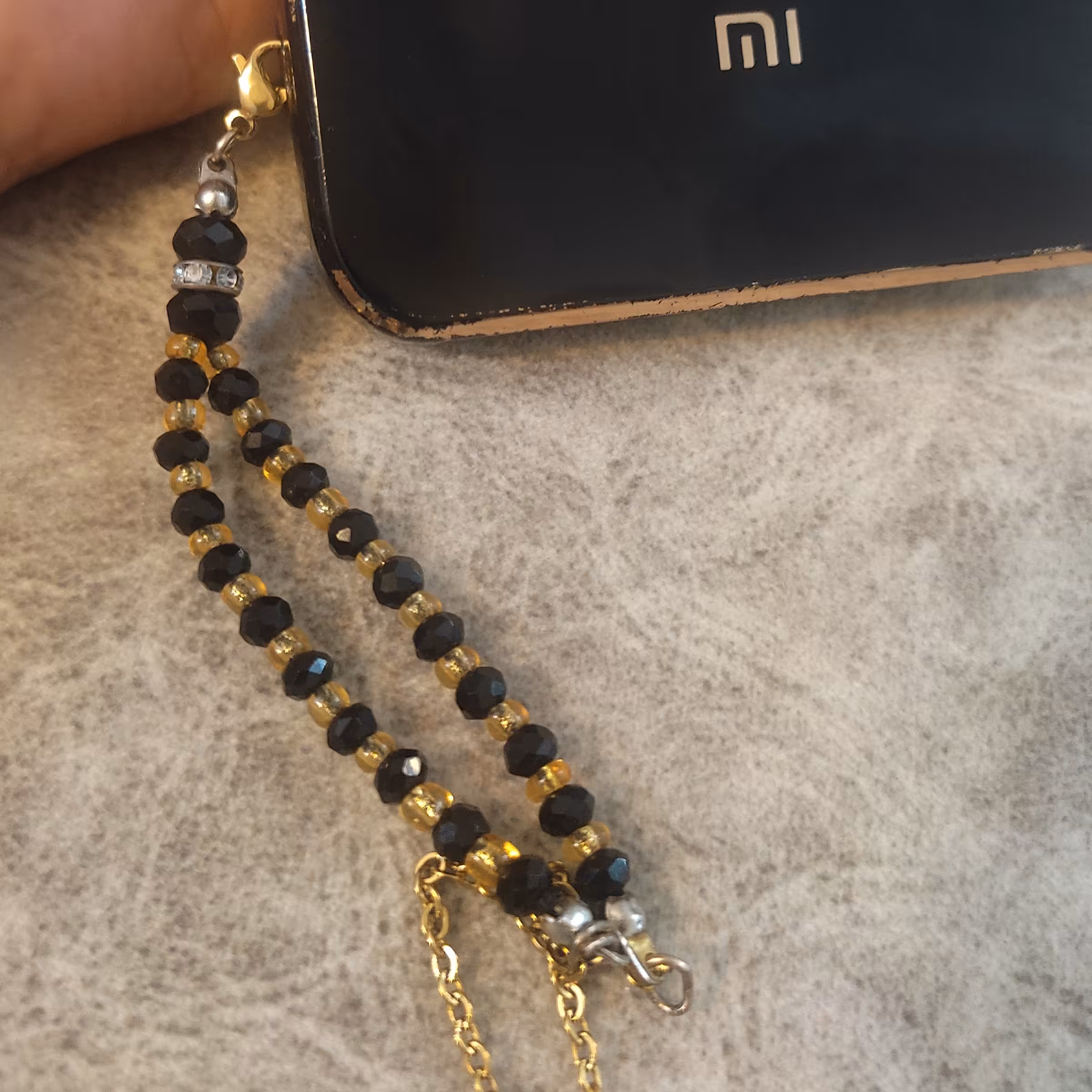 آویز موبایل