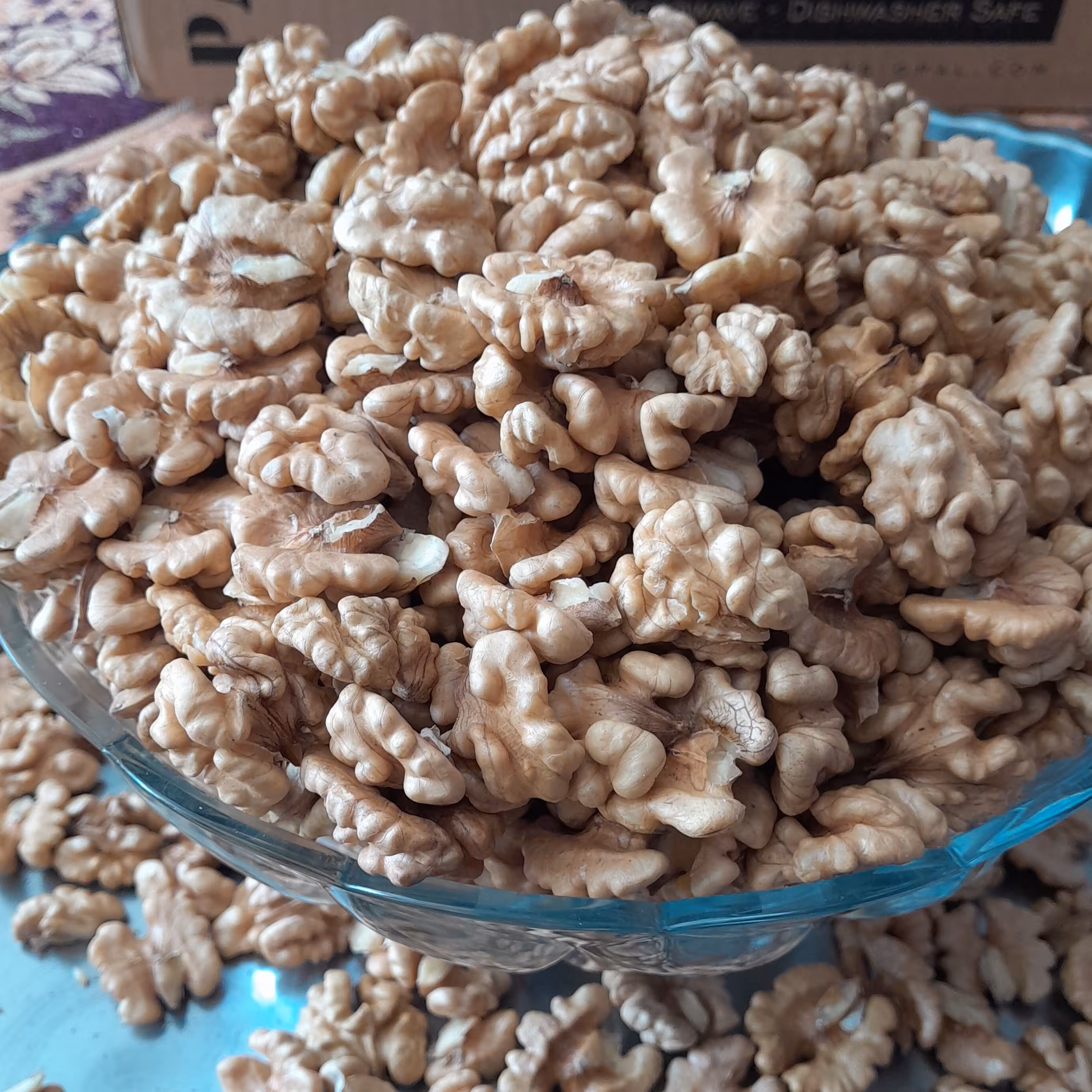 مغز گردو ایرانی کاملا سفید و درجه یک در وزن 500g