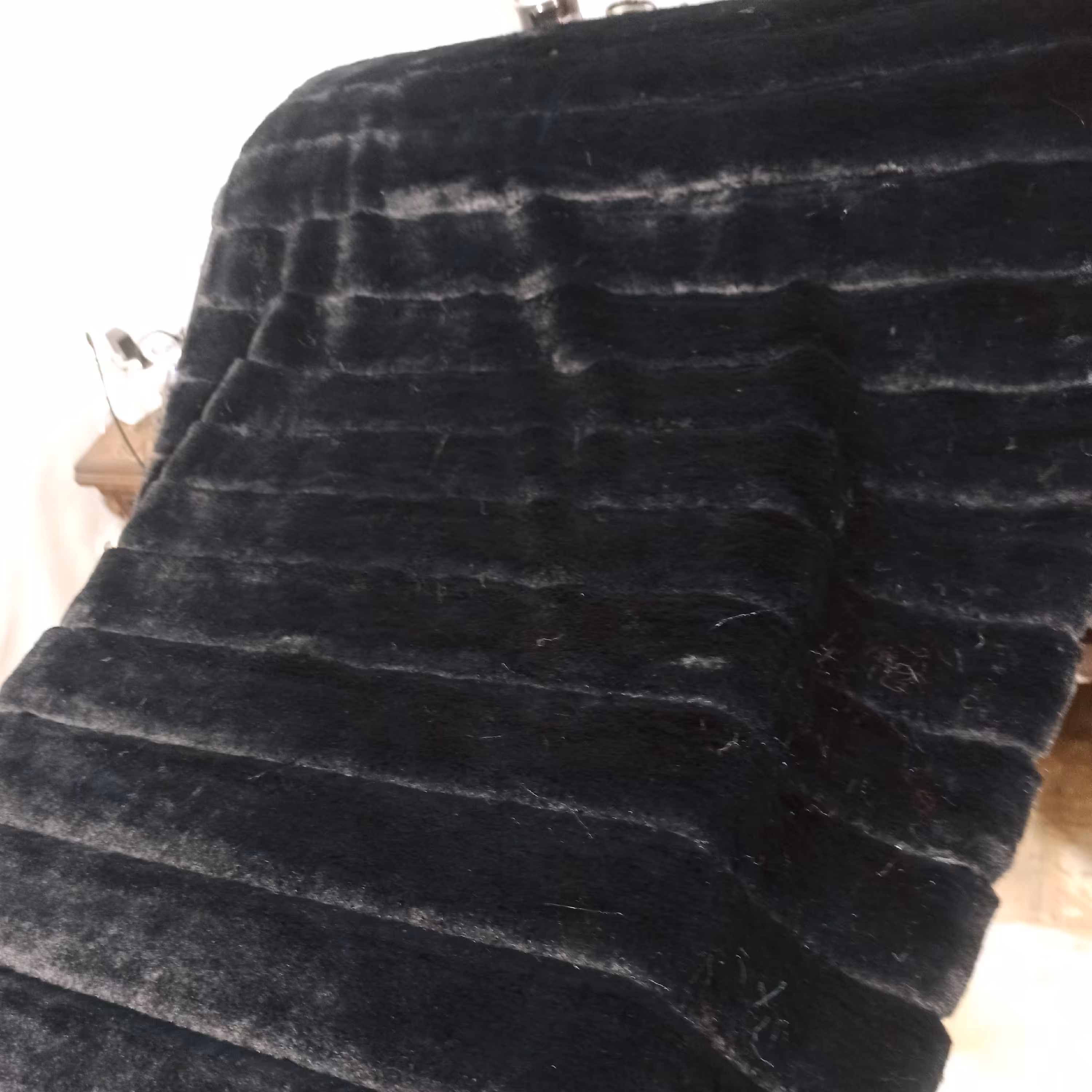 خز پالتویی مشکی