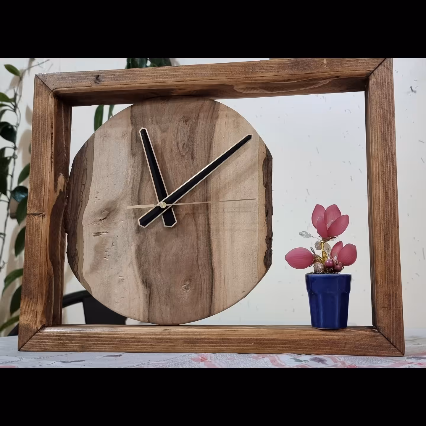 ساعت دیواری  چوبی