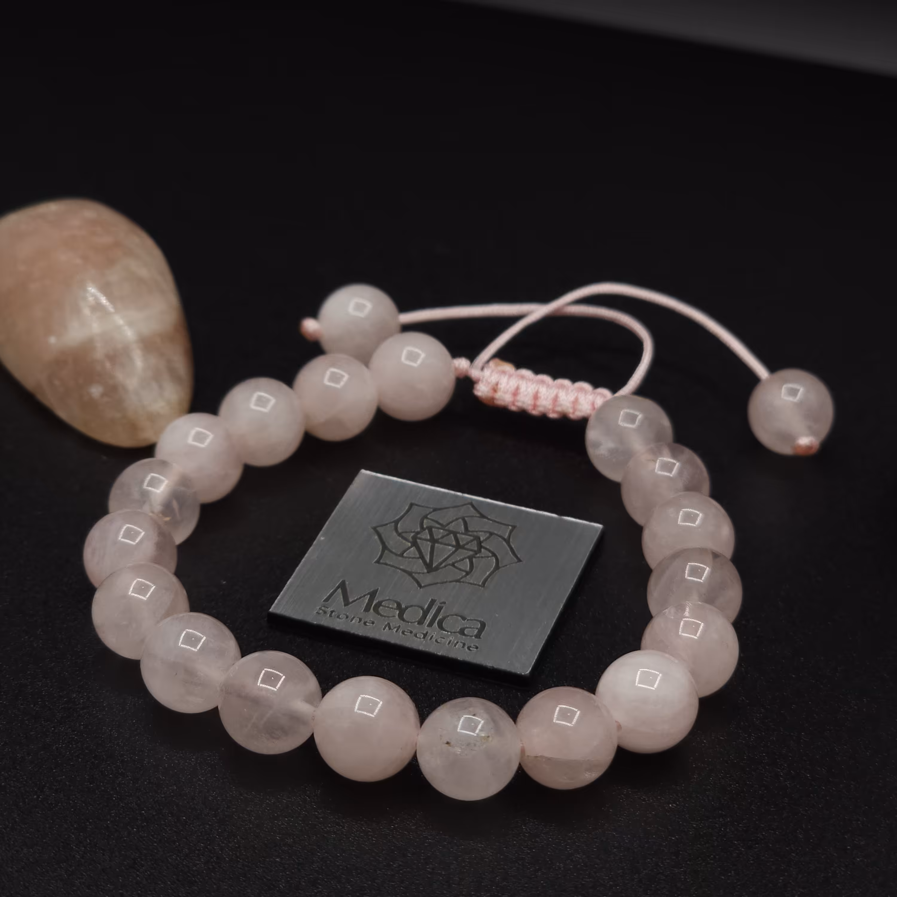 دستبند رزکوارتز ماداگاسکار rose quartz کاملا طبیعی سایز 8 کیفیت درجه یک. سنگ عشق