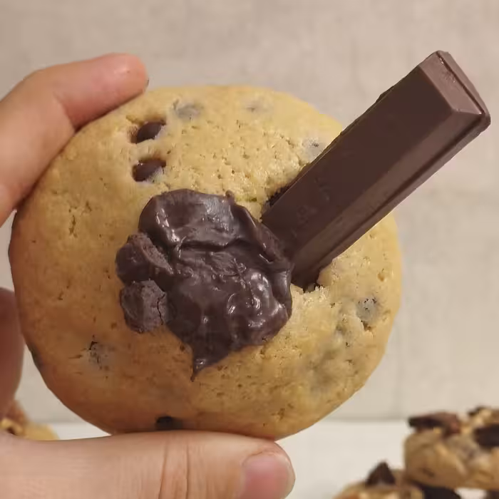 کوکی نارگیلی با مغز ترافل نارگیل دونه ای(ارسال پس کرایه و با پیک)