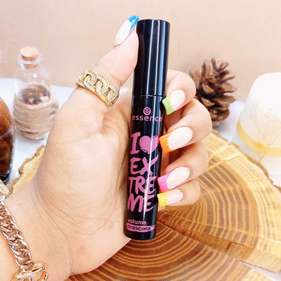 ریمل حجم دهنده اسنس مشکی Essence i Love Extreme درجه 1