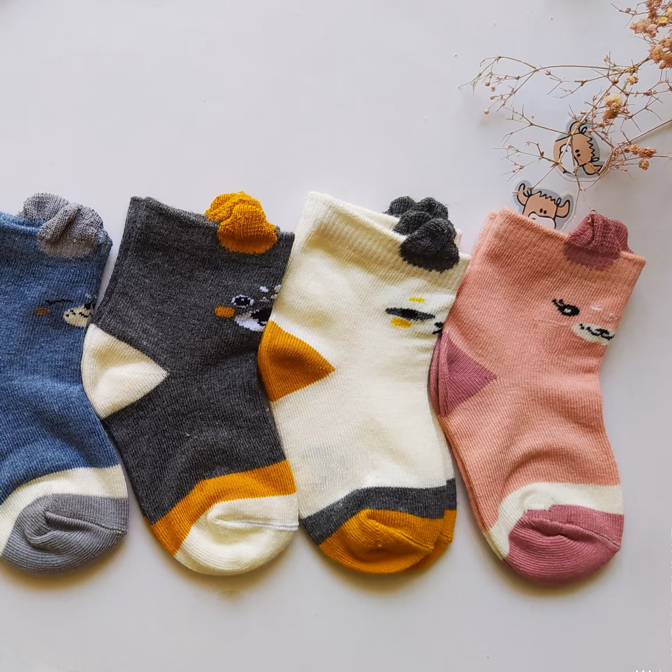 جوراب گوشداربچگانه