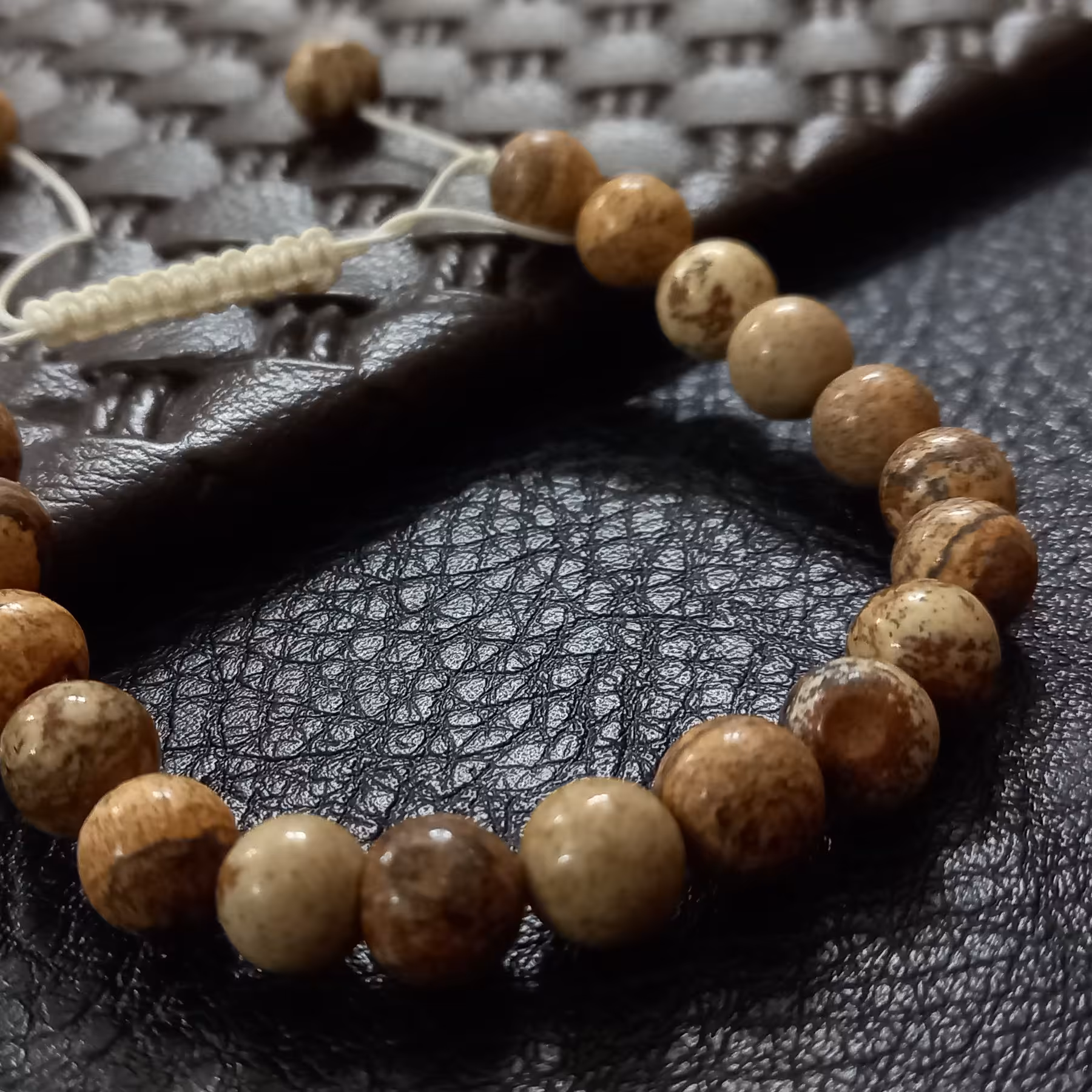 دستبند سنگی