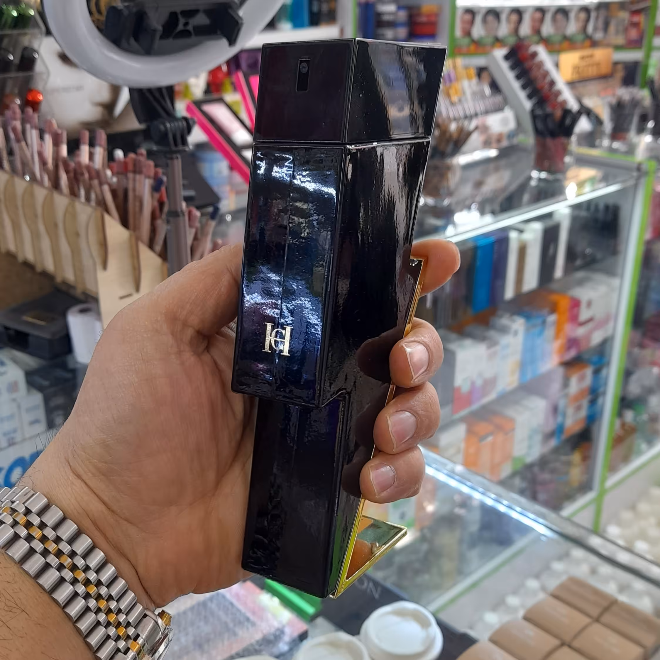 ادوپرفیوم مردانه کارولینا هرا بد بوی حجم 100میل تستر اورجینال 