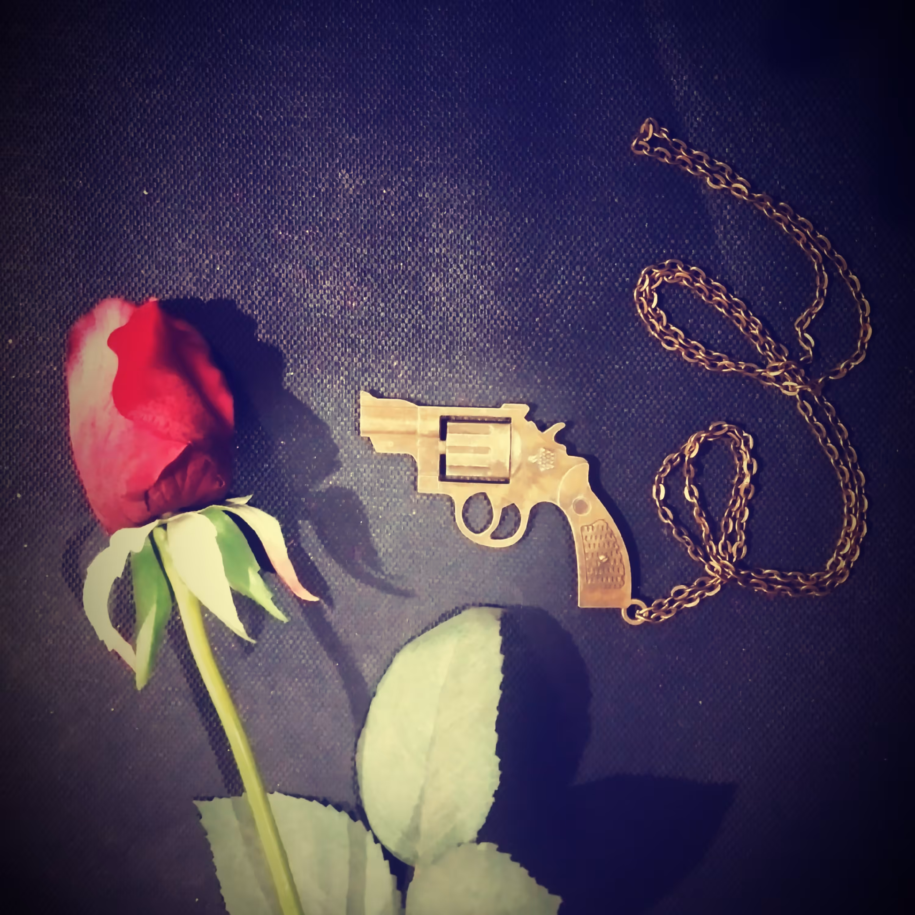 گردنبندهای رنگ ثابت اسپرت