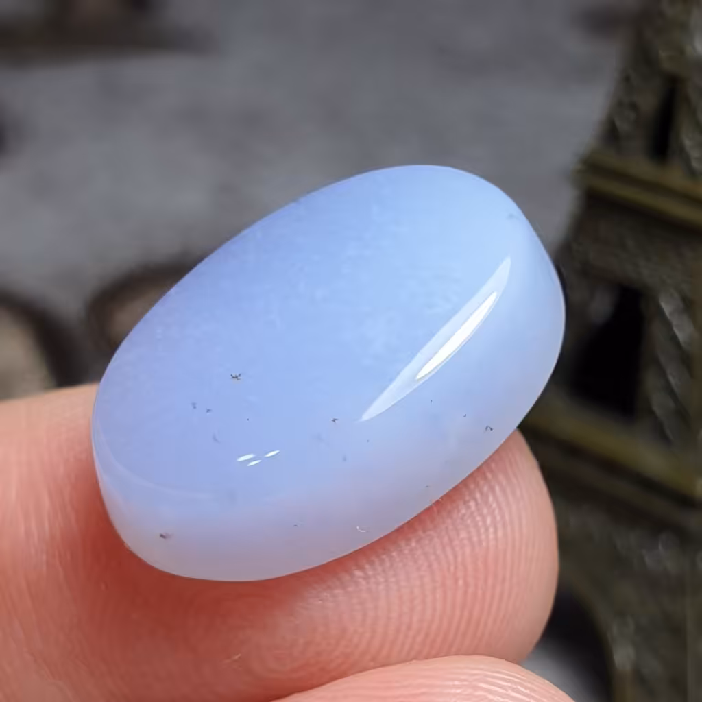 نگین فوق العاده زیبای سنگ عقیق بسیار خوش رنگ صد درصد طبیعی اصل خراسانی
کد  25483
