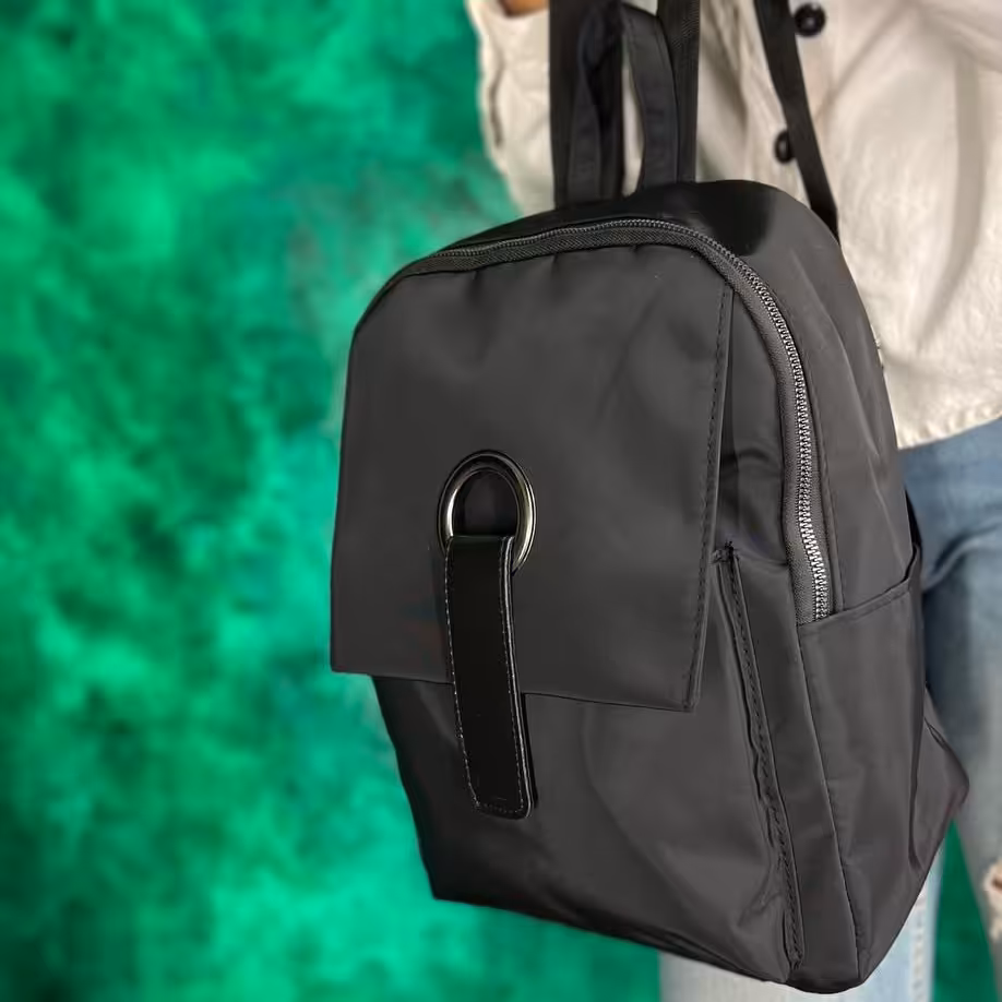 کیف کوله پشتی مشکی تک رنگ