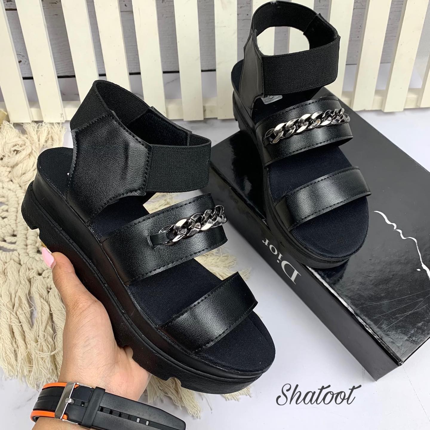 صندل بهاره و تابستانه رویه بندی بینا سایز 37 تا40تک رنگ مشکی