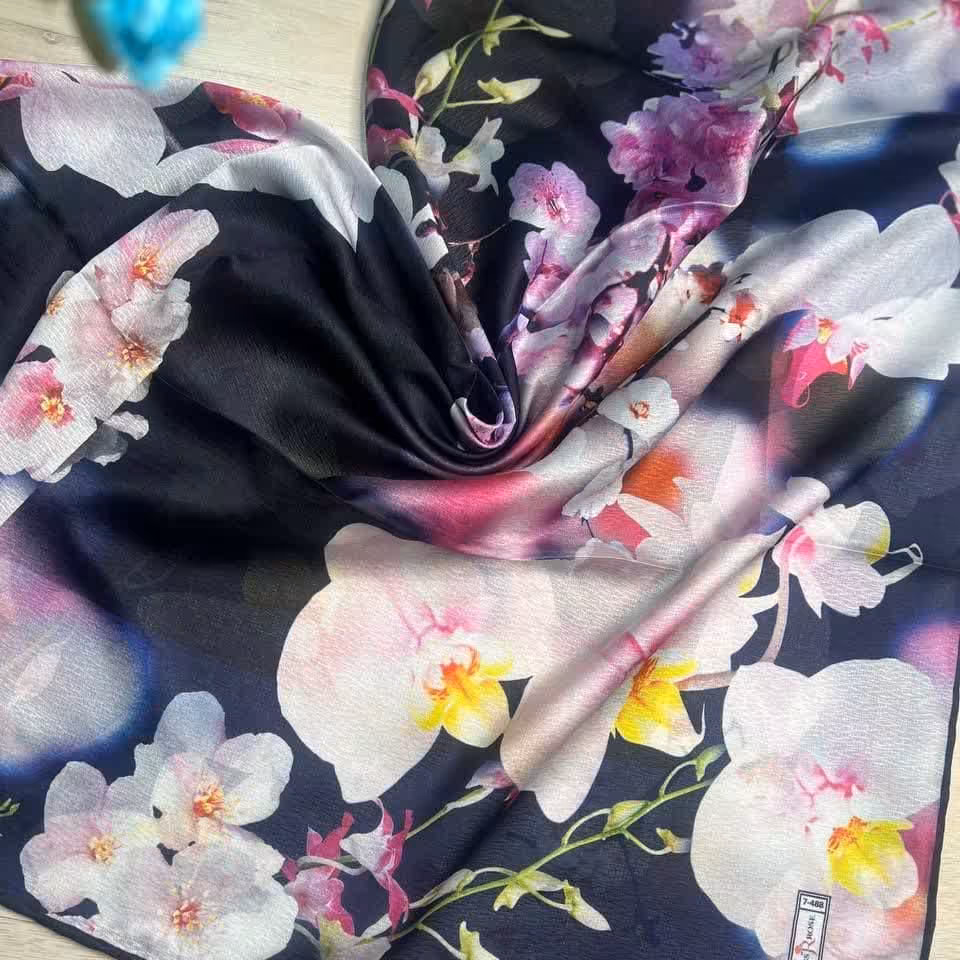 روسری ابریشم مام درجه 1 دور دست دوز (کد شماره 2)