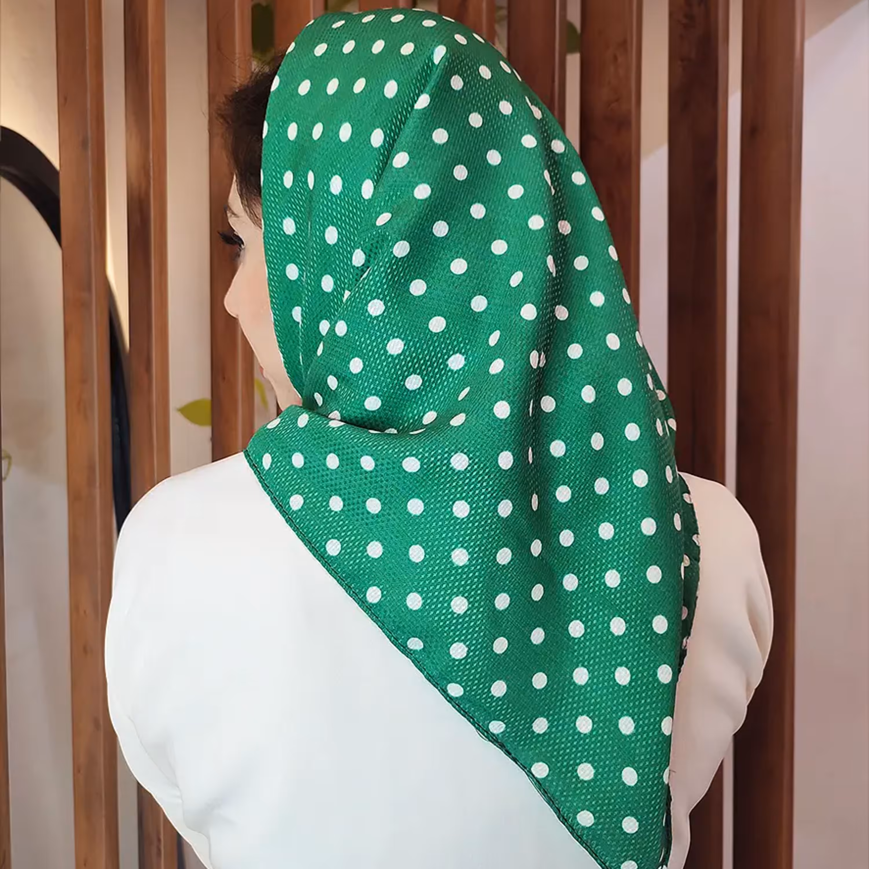 مینی اسکارف توپی سبز و سفید نخی کد 4175